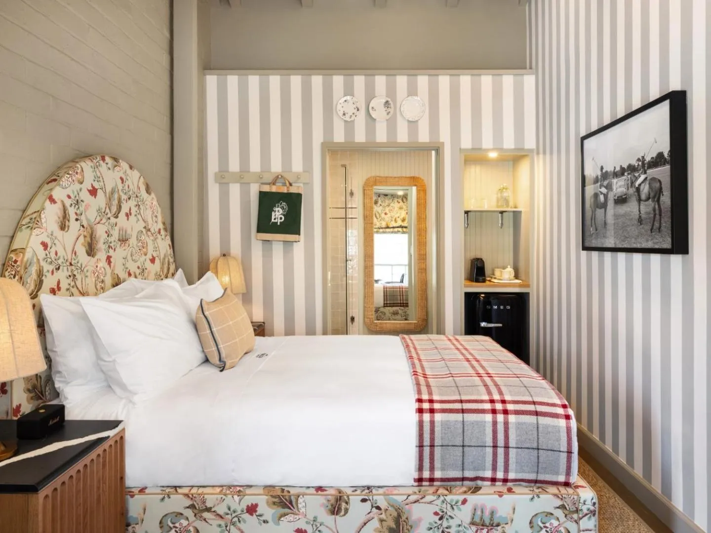 Bedroom, Bed in Le Petit Pali Brentwood