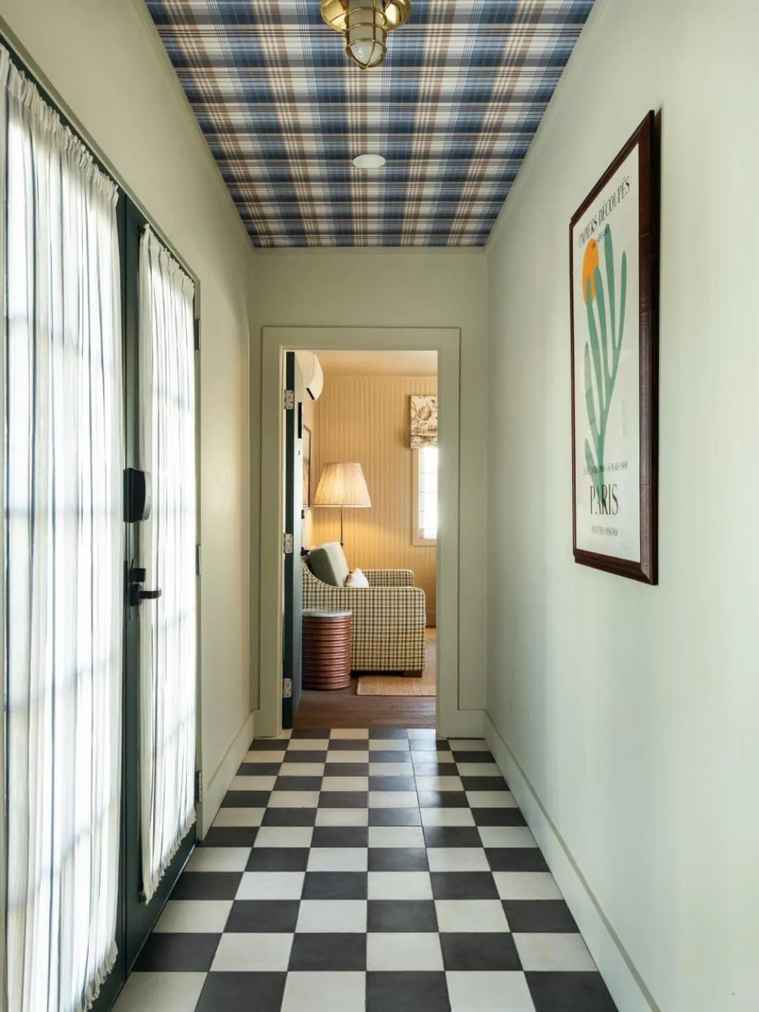 Facade/entrance, Bed in Le Petit Pali Brentwood