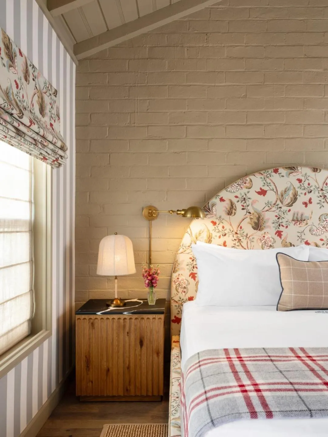 Bed in Le Petit Pali Brentwood