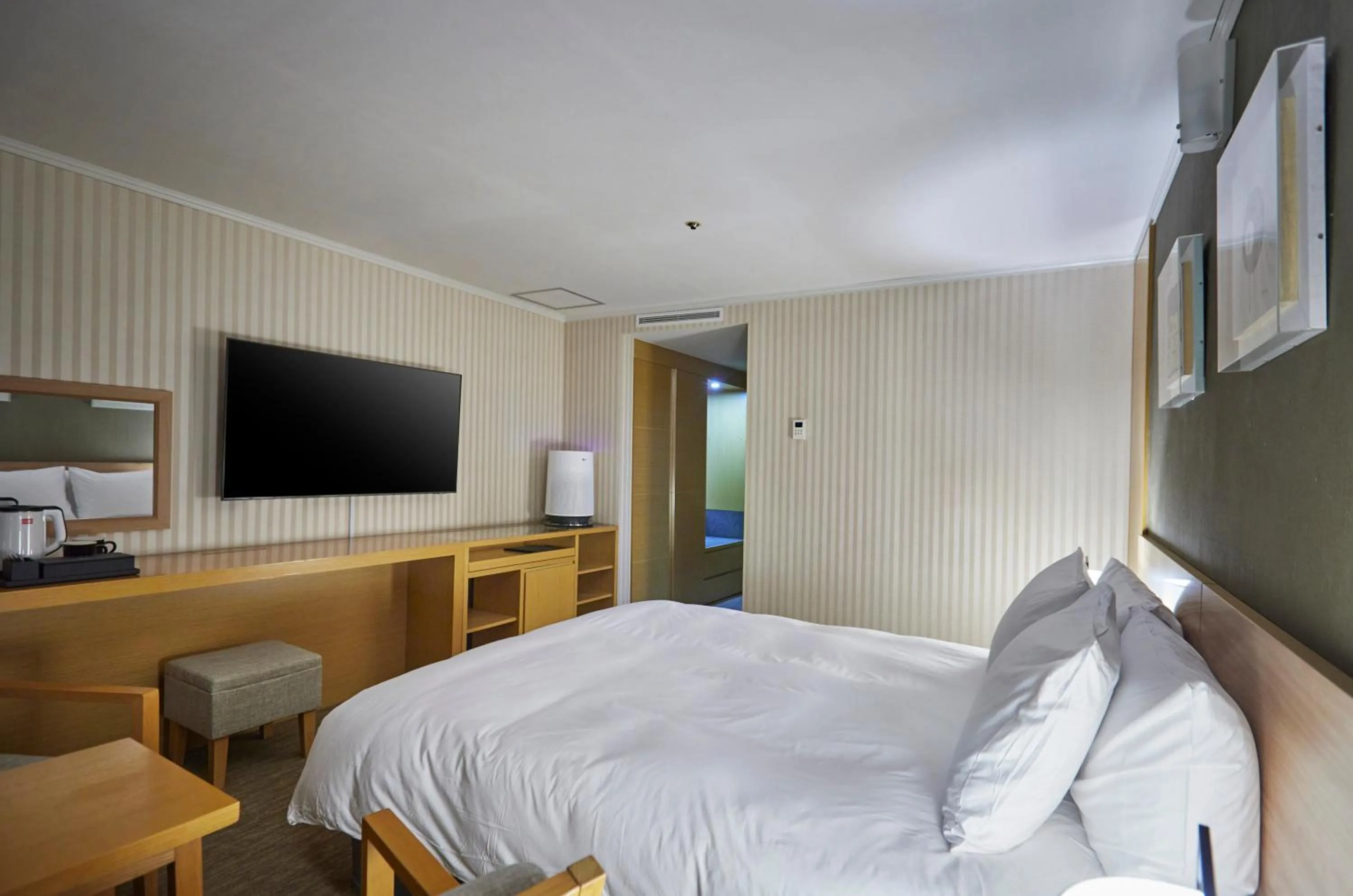 Bed in Hotel Interciti