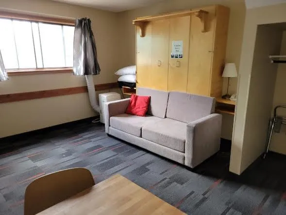 Bed in Rundle Mountain Lodge