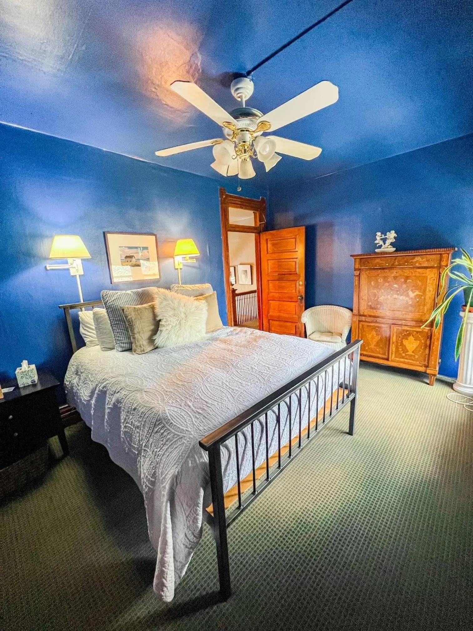 Double Room - single occupancy in Off Broadway B & B Double Room - single occupancy in Off Broadway B & B