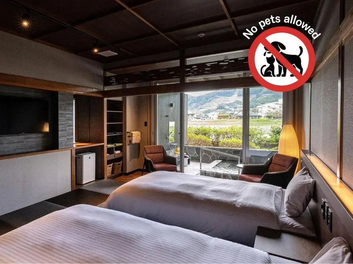 Twin Room with Tatami Area -with Open-Air bath - Non-Smoking in Fukusenka Twin Room with Tatami Area -with Open-Air bath - Non-Smoking in Fukusenka