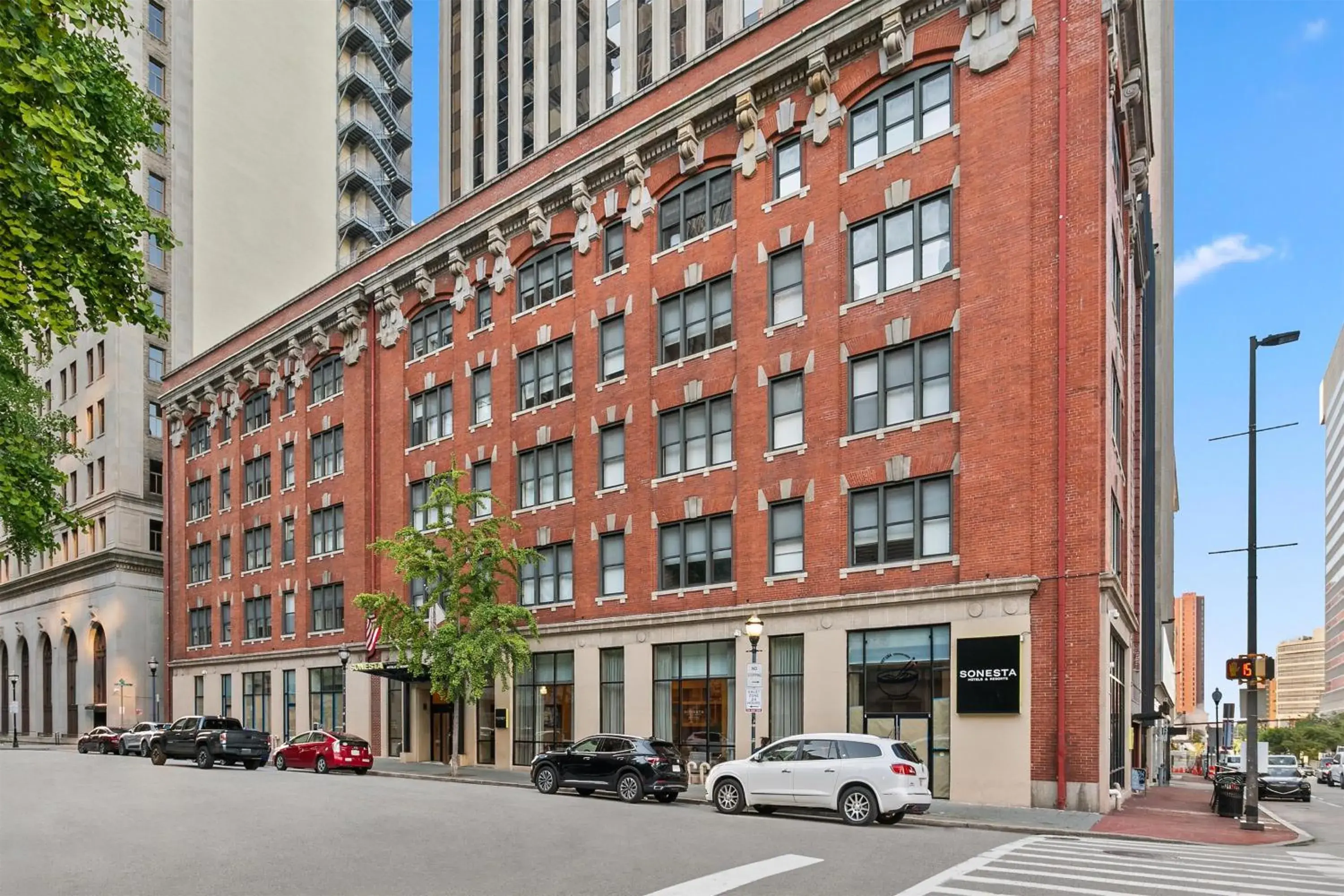 Property building in Sonesta Hotel Baltimore Inner Harbor Property building in Sonesta Hotel Baltimore Inner Harbor