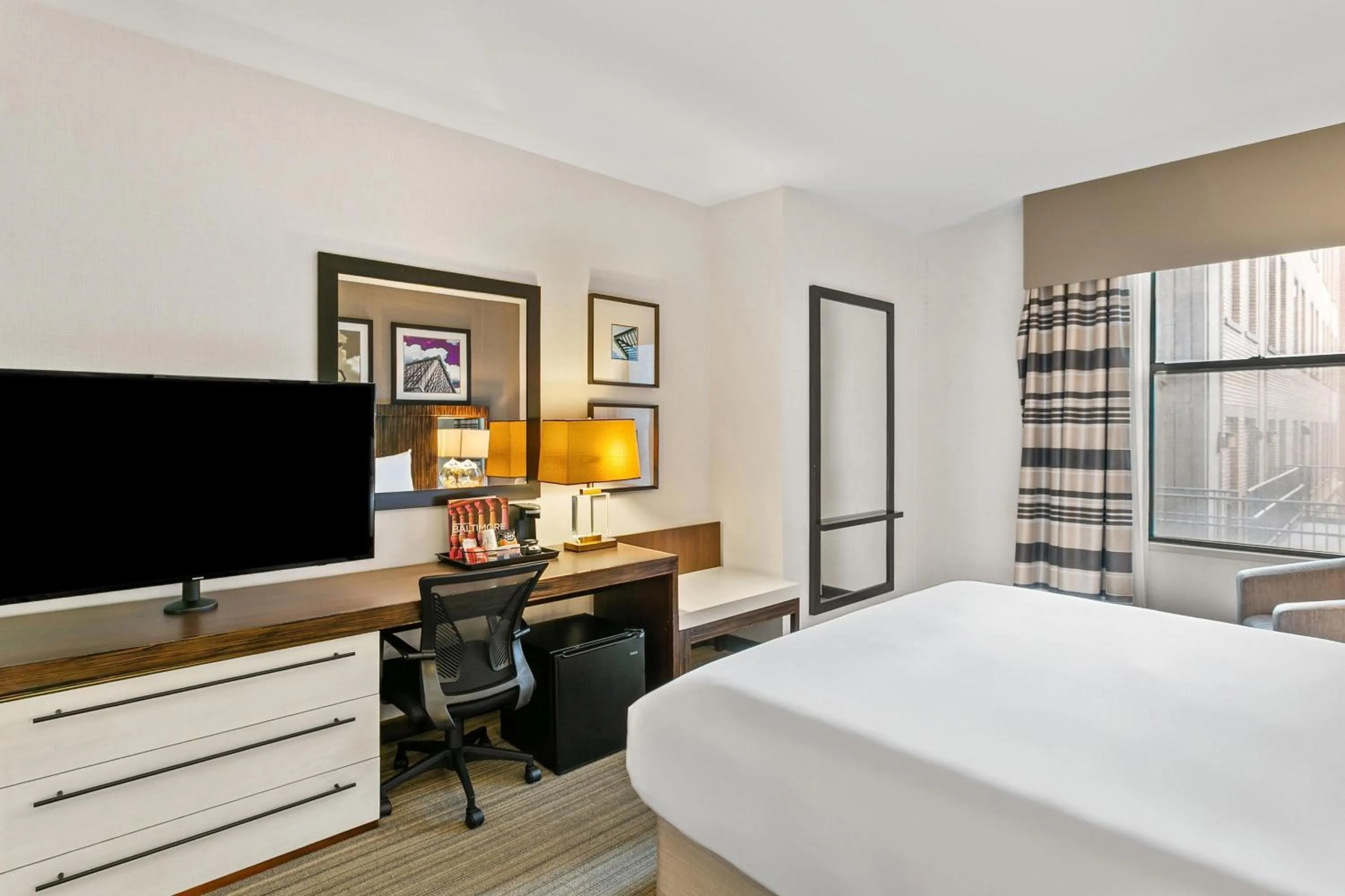 Bedroom, Bed in Sonesta Hotel Baltimore Inner Harbor