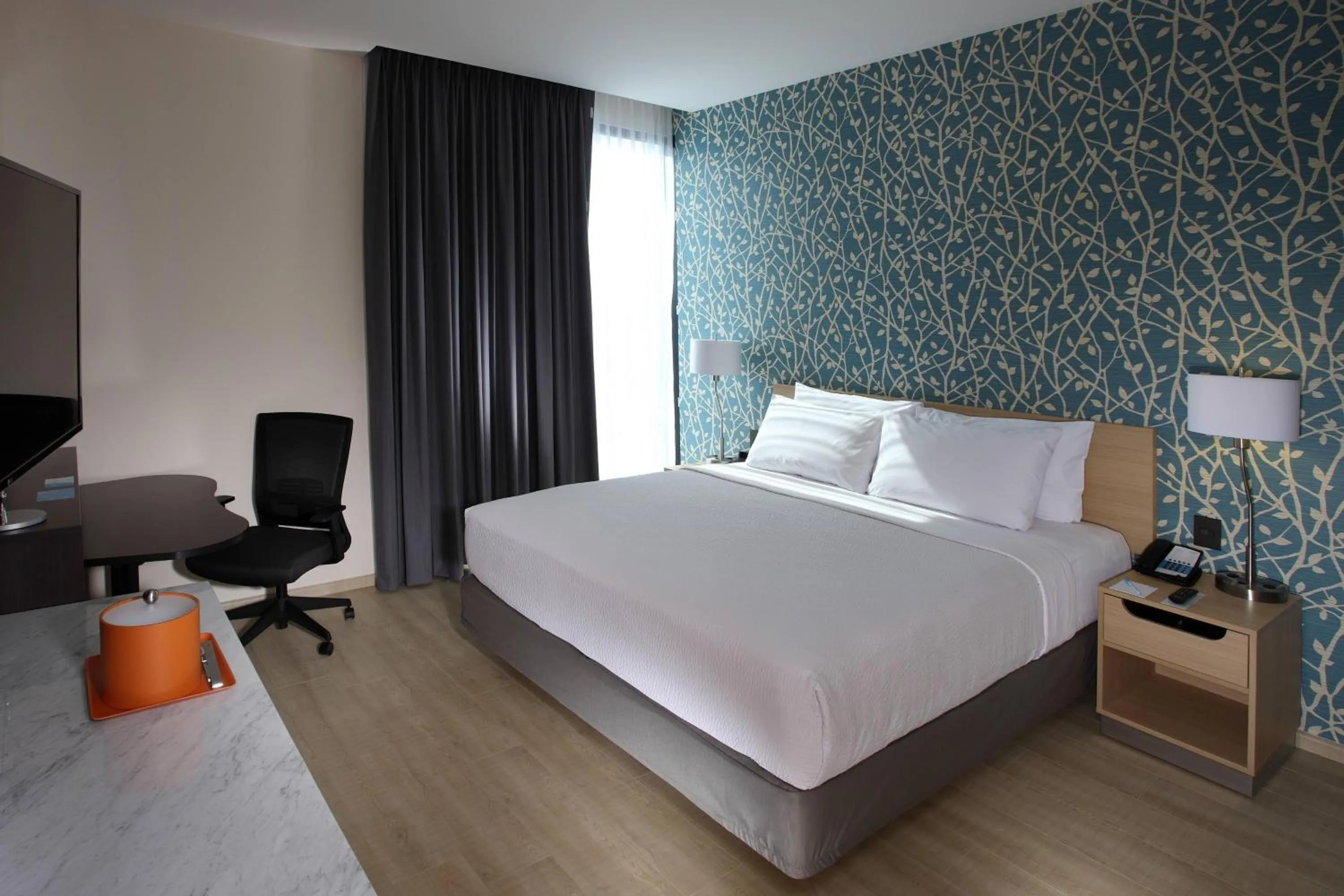 Photo of the whole room, Bed in Fairfield Inn & Suites by Marriott Mexico City Vallejo