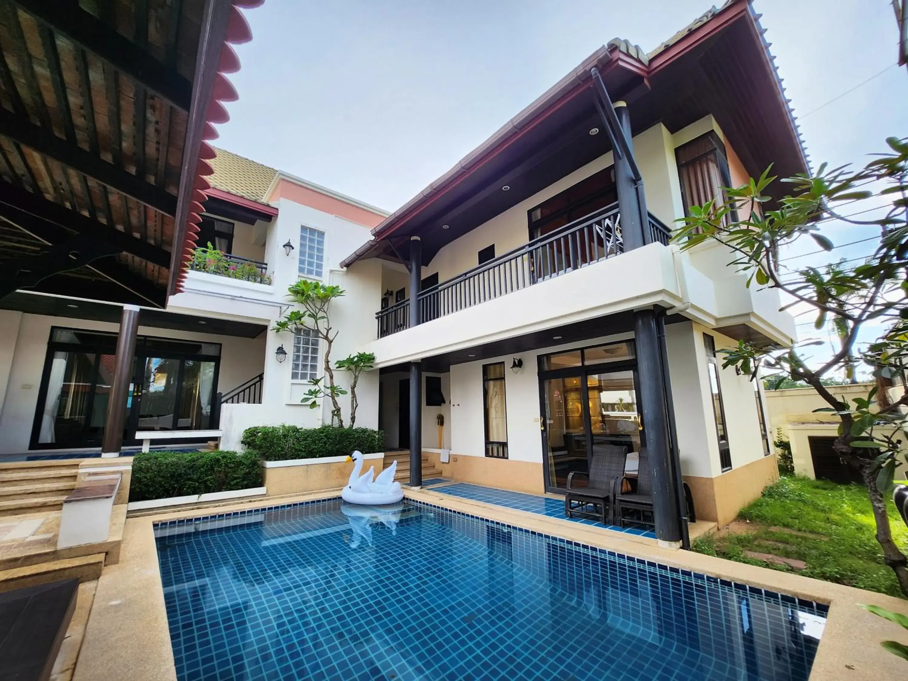 Property building in รมิดา พูล วิลล่า พัทยา Ramida Pool Villa Pattaya Property building in รมิดา พูล วิลล่า พัทยา Ramida Pool Villa Pattaya