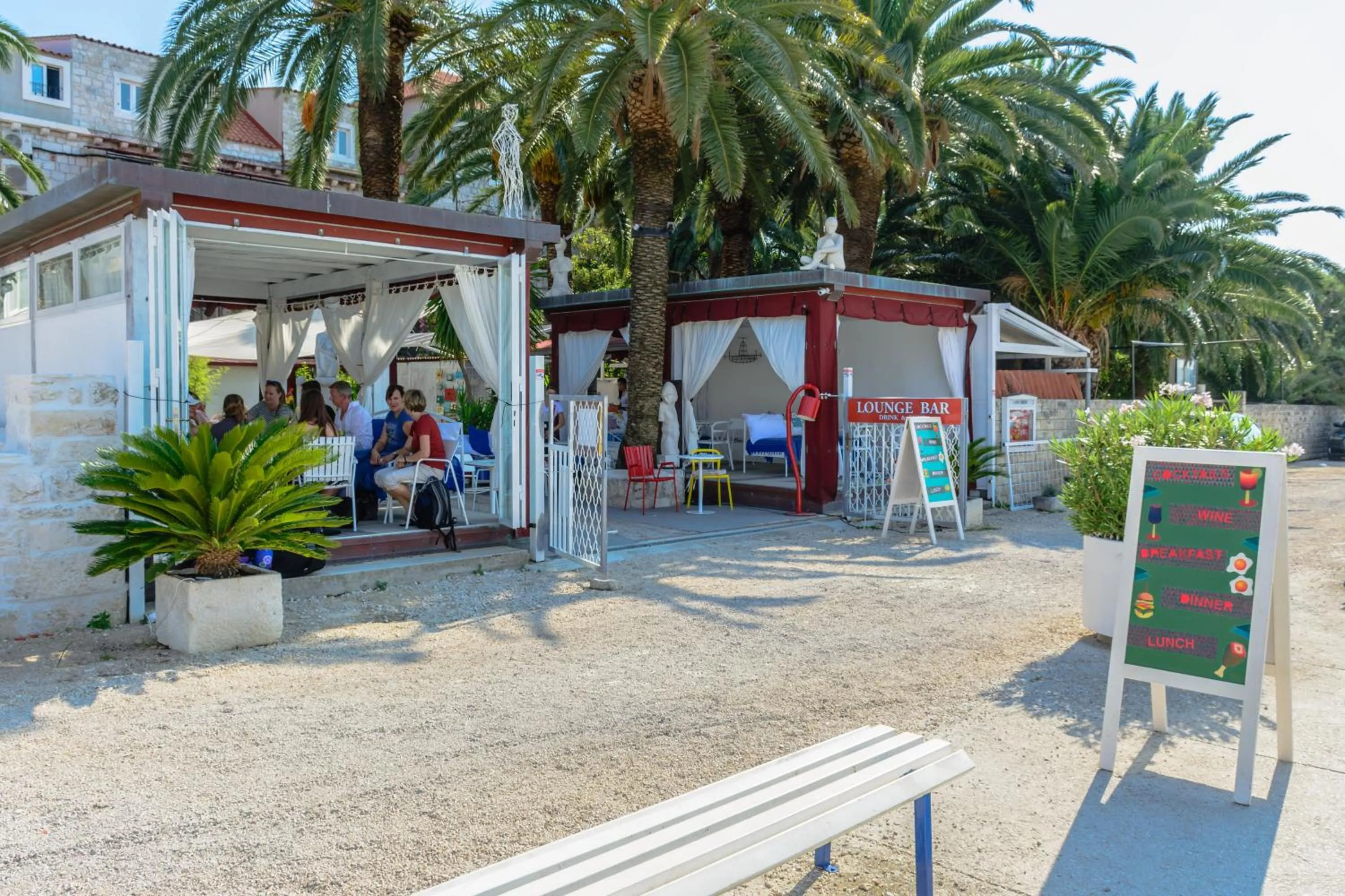 Restaurant/places to eat in Domus Maritima