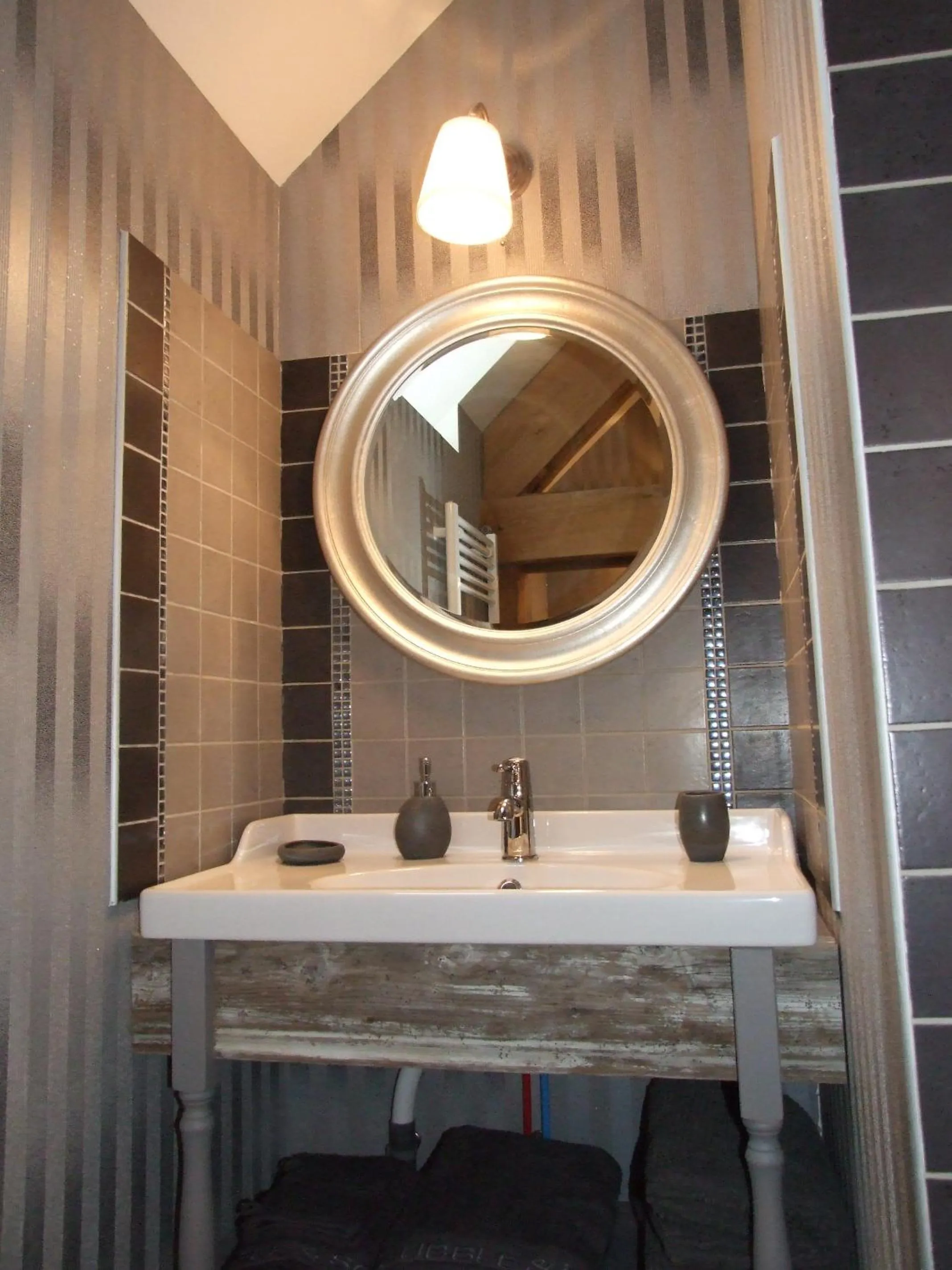 Bathroom in Les Mille et une Pierres