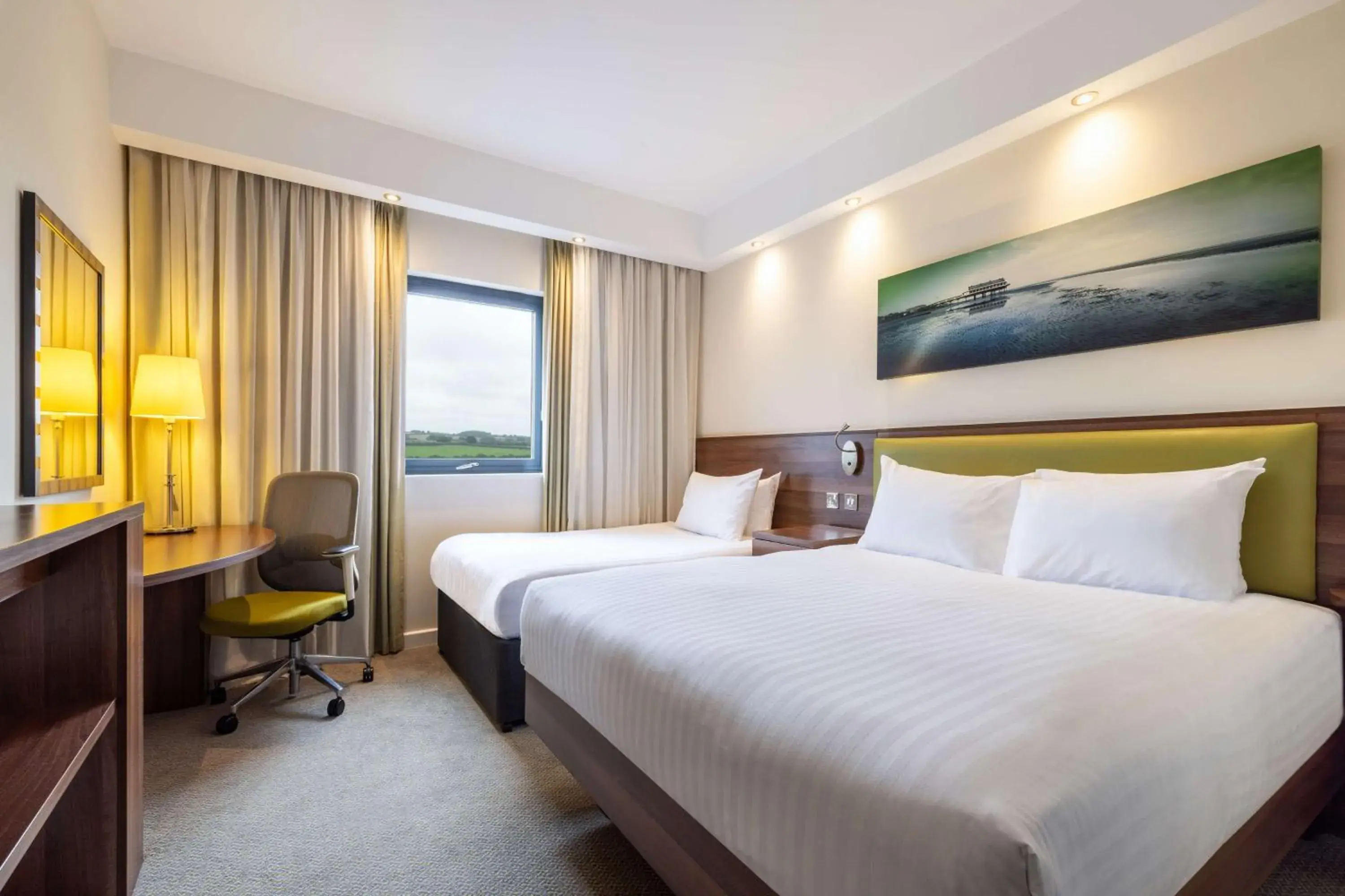 Twin Room - single occupancy - Non-Smoking in Hampton By Hilton Humberside Airport Twin Room - single occupancy - Non-Smoking in Hampton By Hilton Humberside Airport