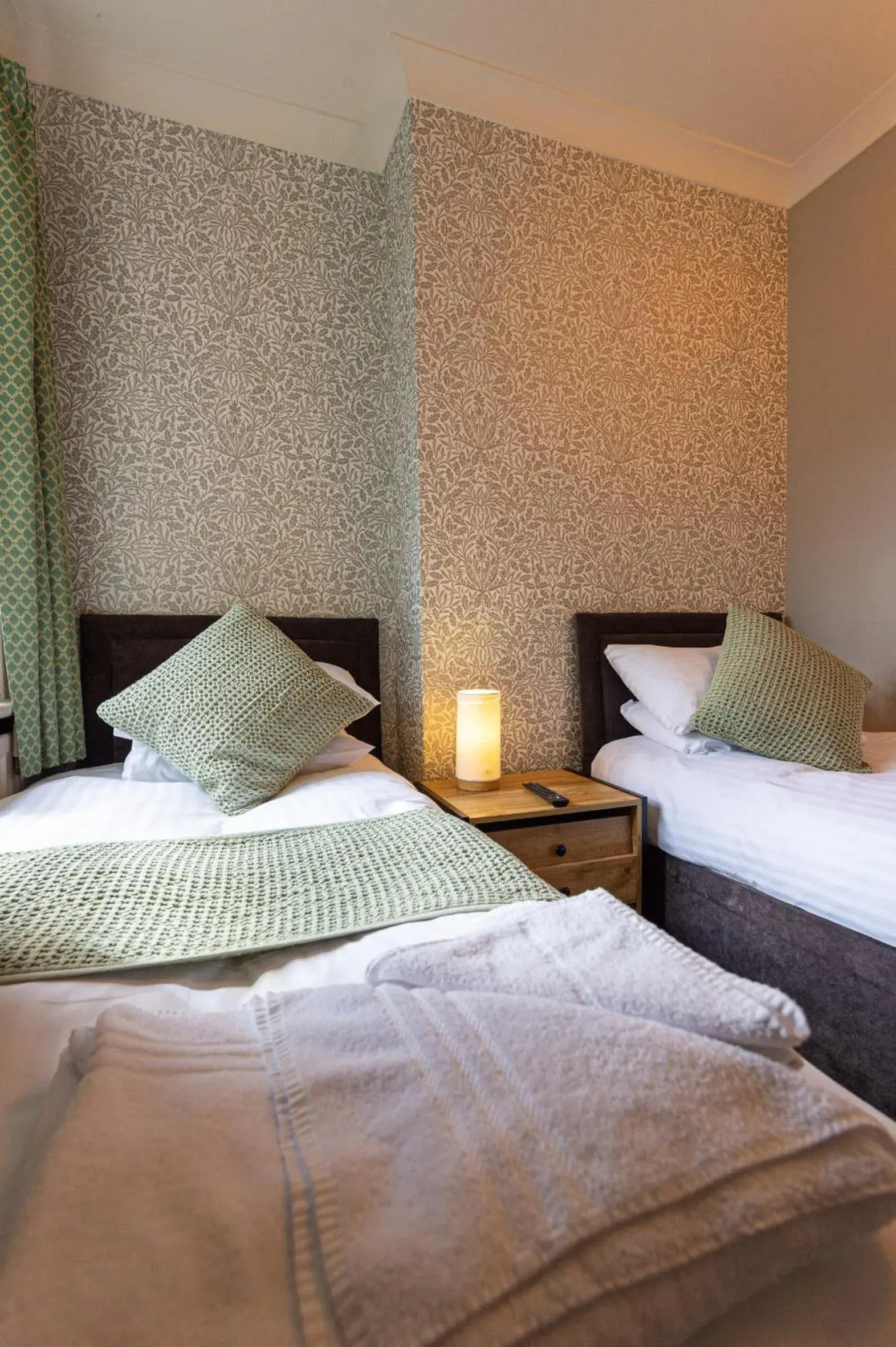 Single Room - single occupancy in The Fox Inn Single Room - single occupancy in The Fox Inn