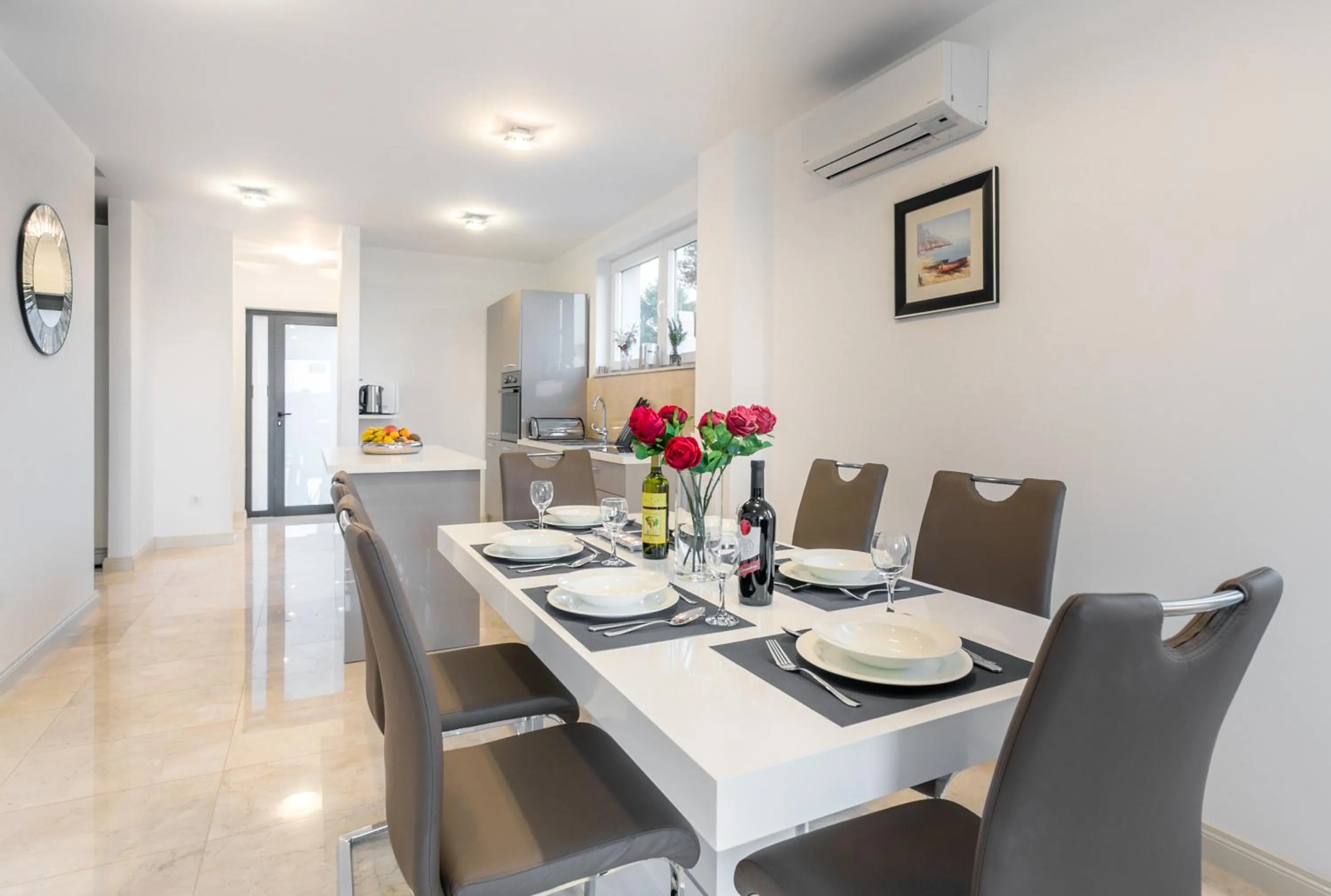 Dining area in Villa Toma - Private Estate