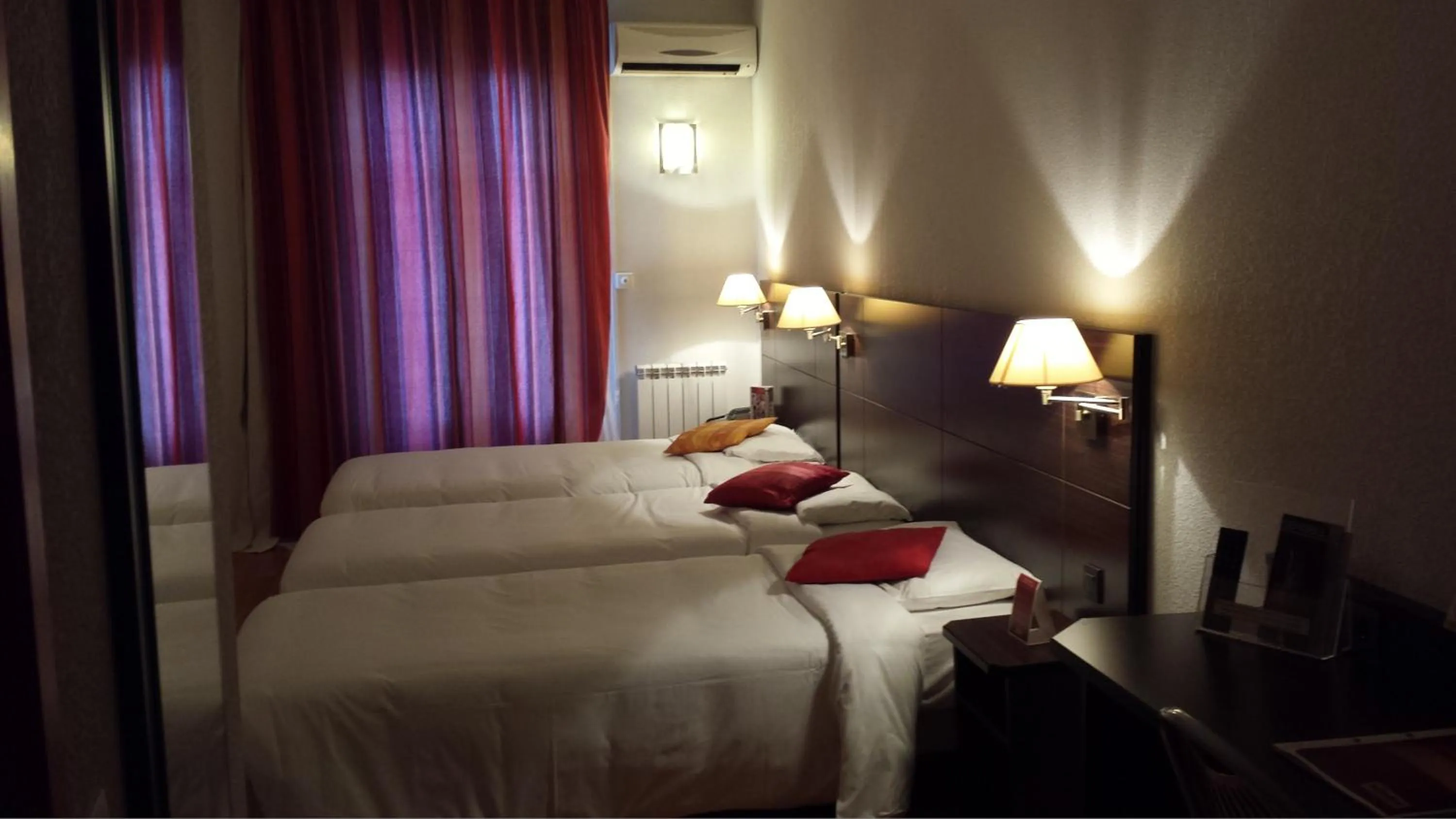 Bedroom, Bed in urban by balladins Perpignan