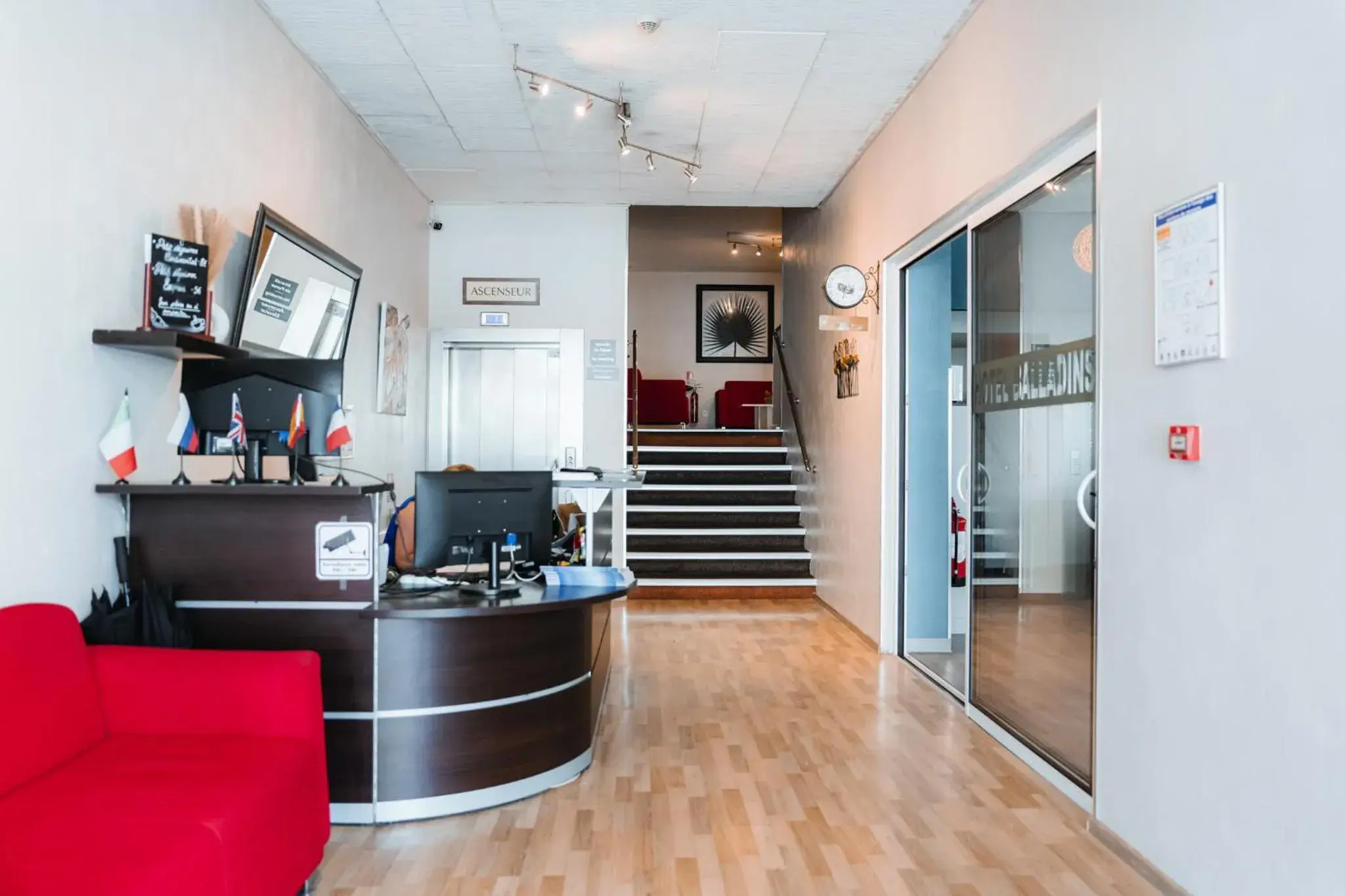 Lobby or reception in urban by balladins Perpignan Lobby or reception in urban by balladins Perpignan