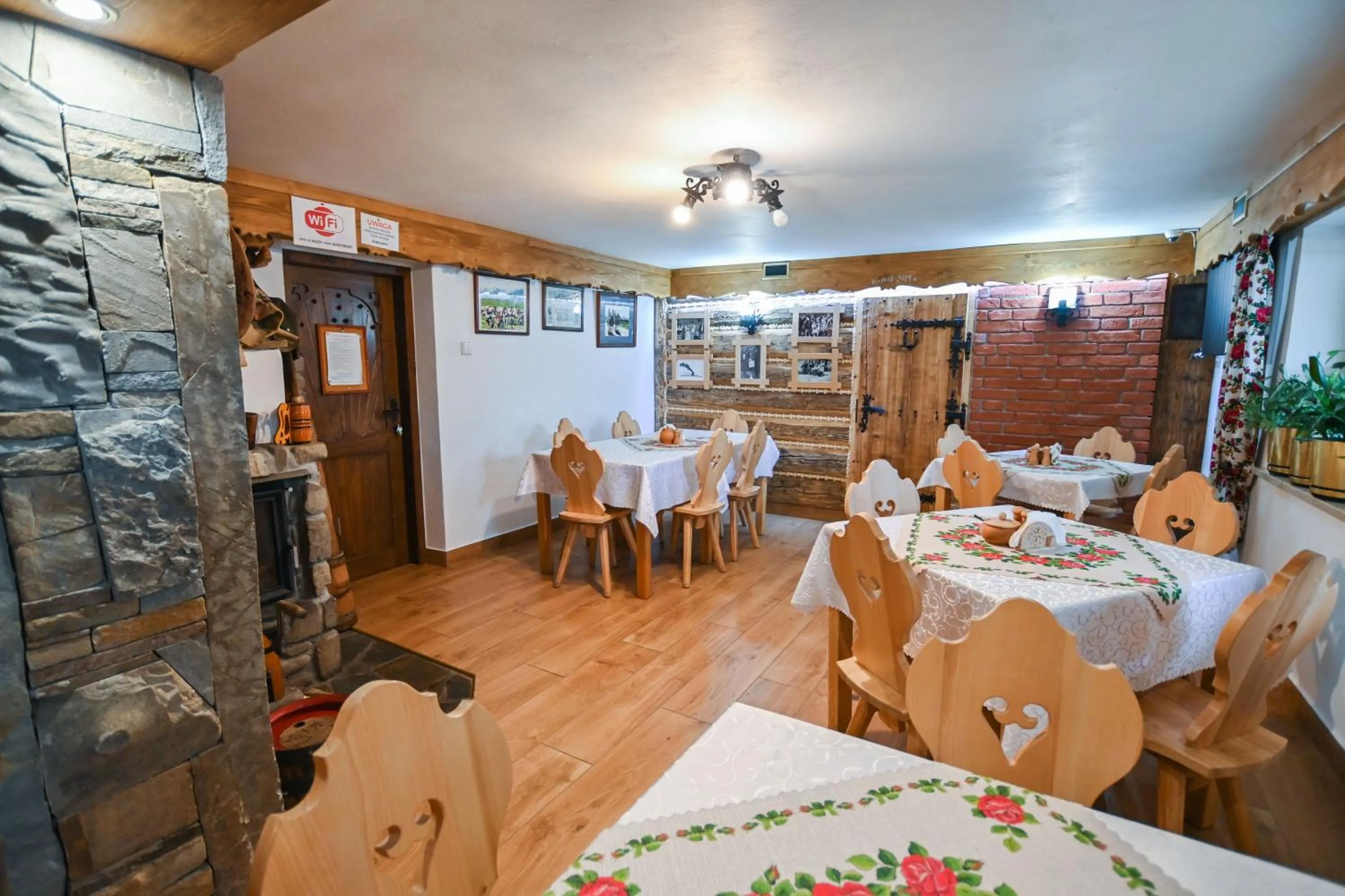 Dining area in Chatka U Hazy - Regionalne Pokoje Zakopane