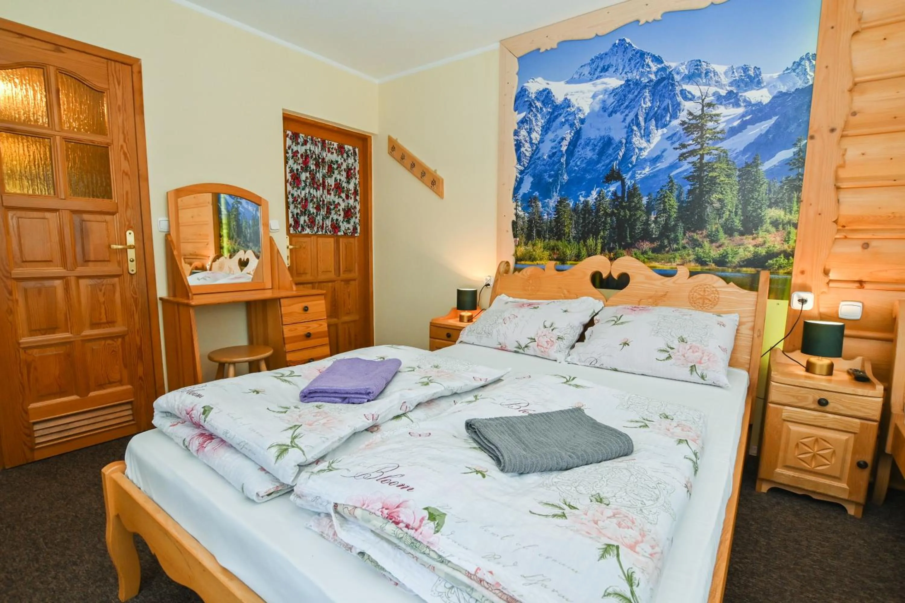 Photo of the whole room, Bed in Chatka U Hazy - Regionalne Pokoje Zakopane