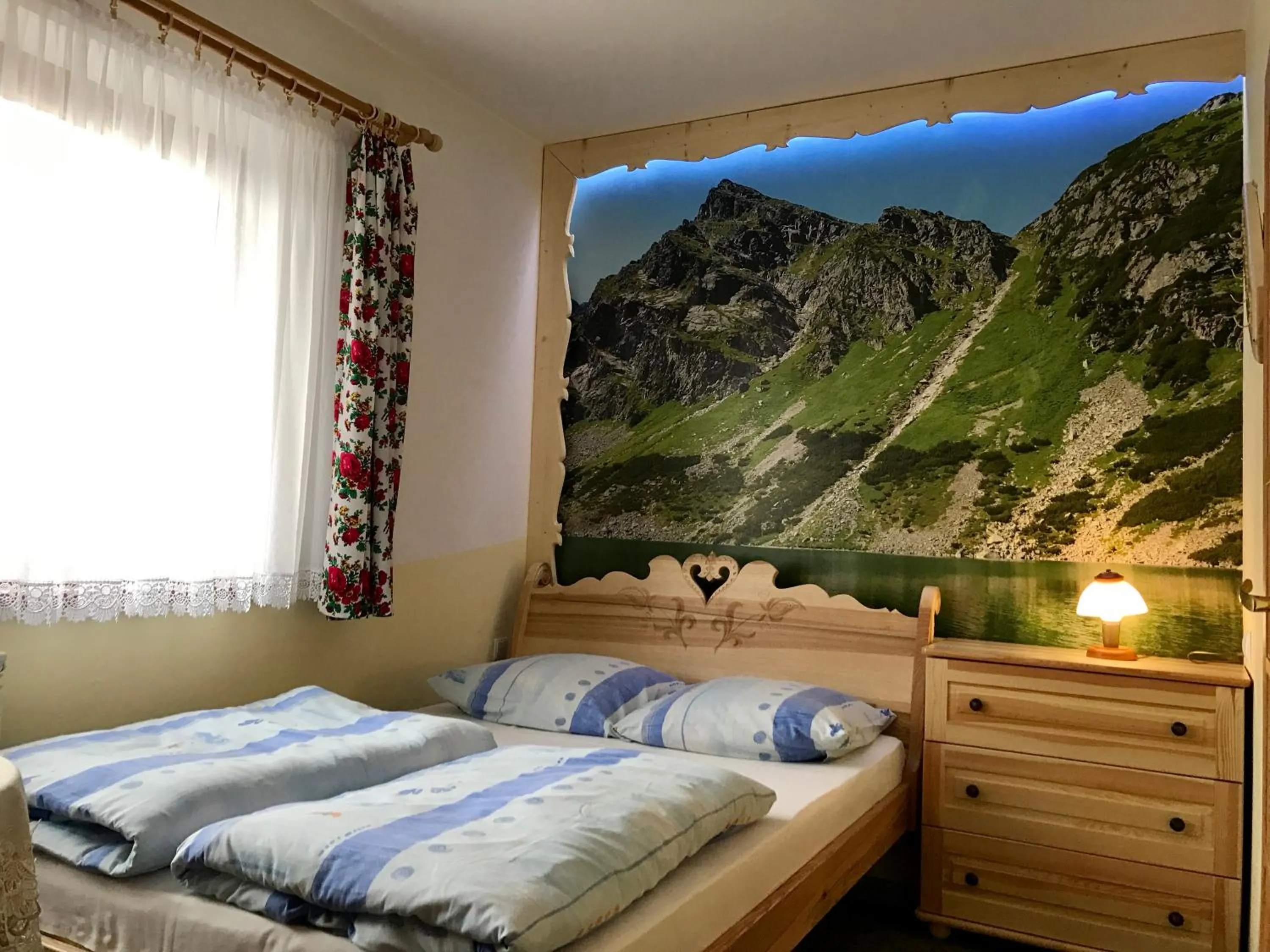 Bed in Chatka U Hazy - Regionalne Pokoje Zakopane