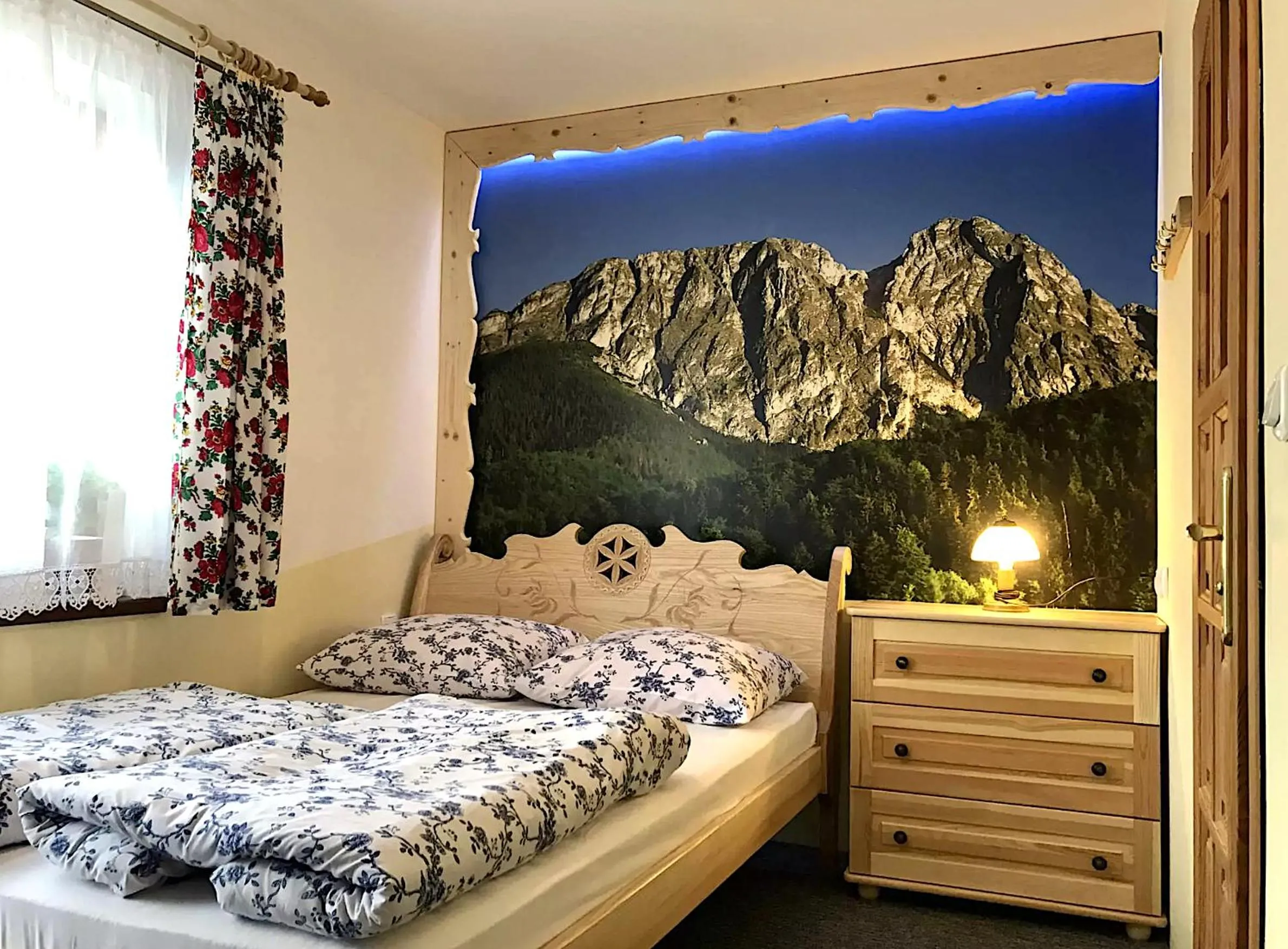 Photo of the whole room, Bed in Chatka U Hazy - Regionalne Pokoje Zakopane