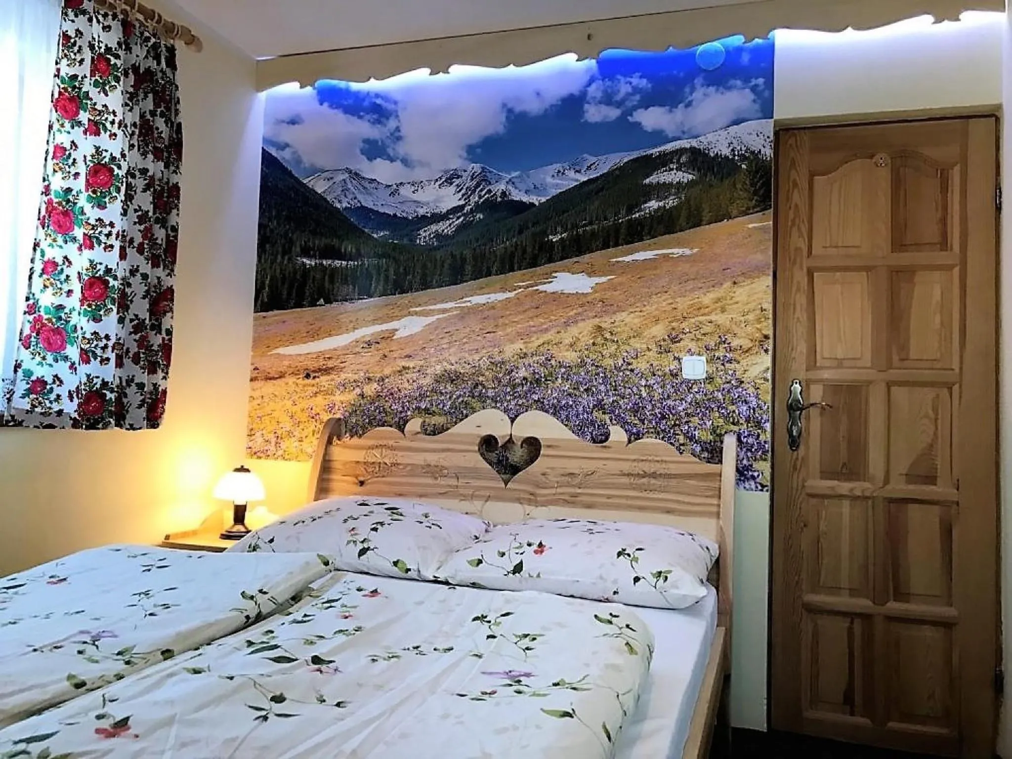Photo of the whole room, Bed in Chatka U Hazy - Regionalne Pokoje Zakopane
