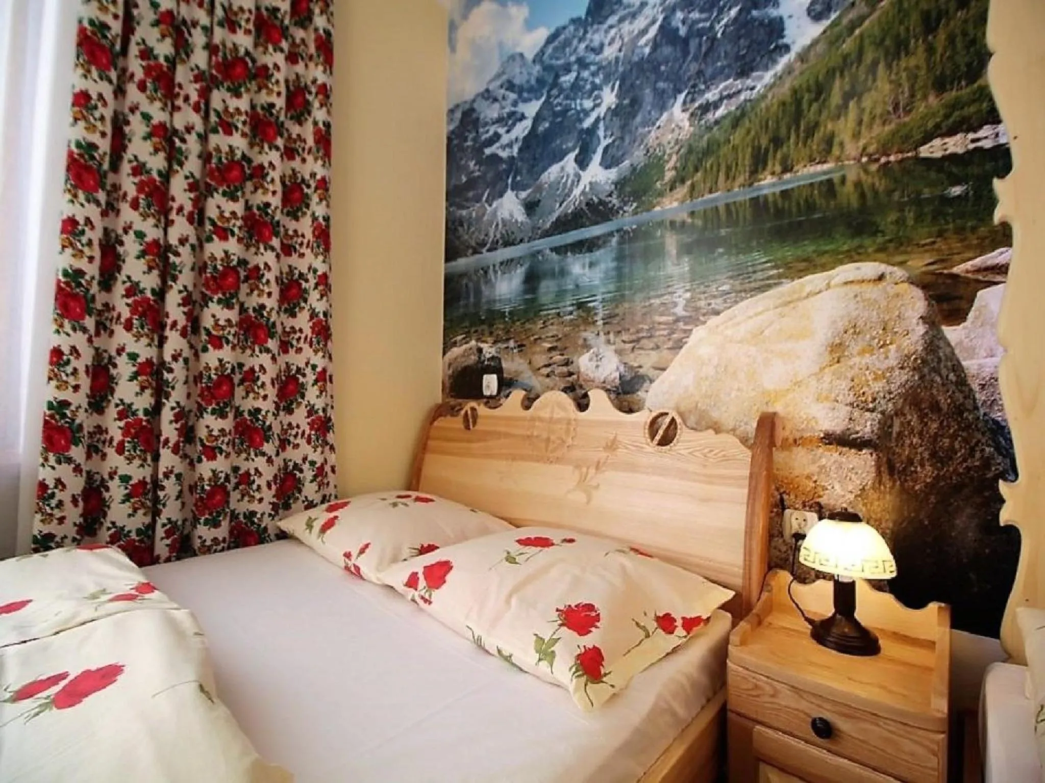 Photo of the whole room, Bed in Chatka U Hazy - Regionalne Pokoje Zakopane