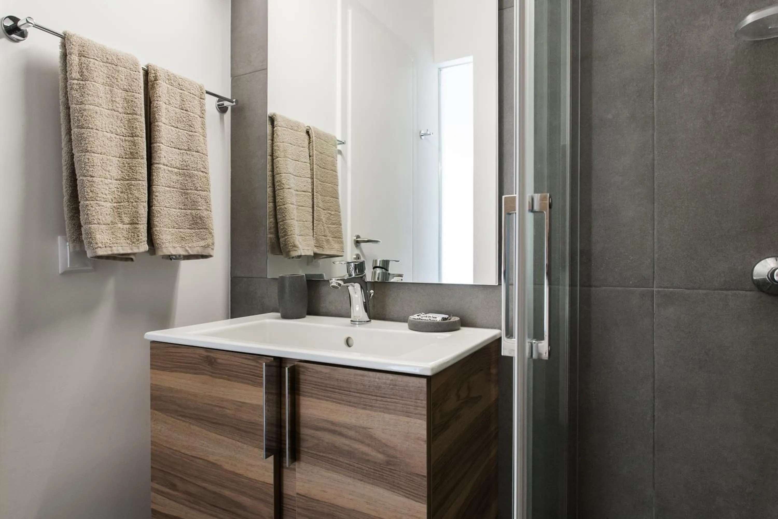 Shower in Homz Studios Faliro