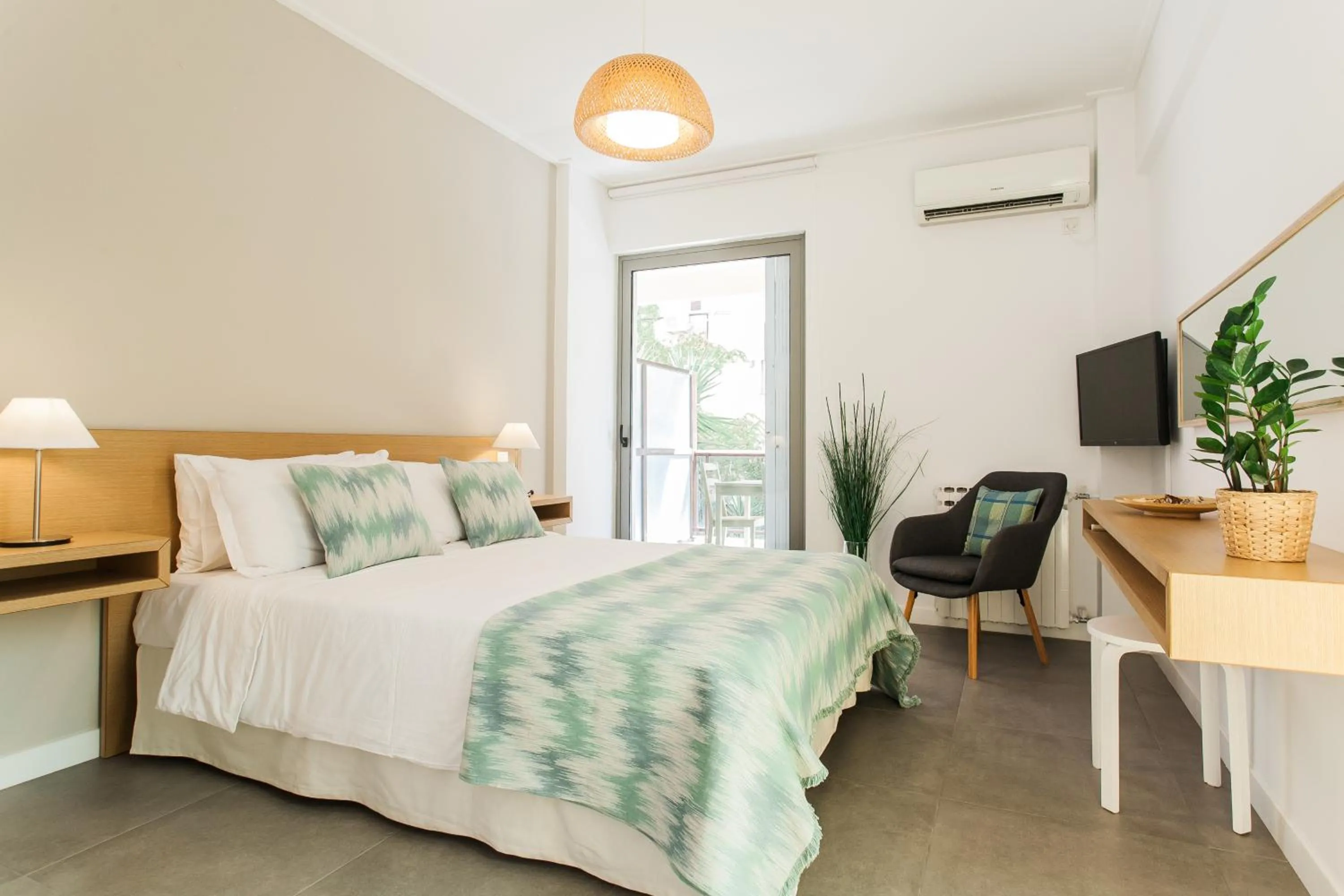 Bed in Homz Studios Faliro