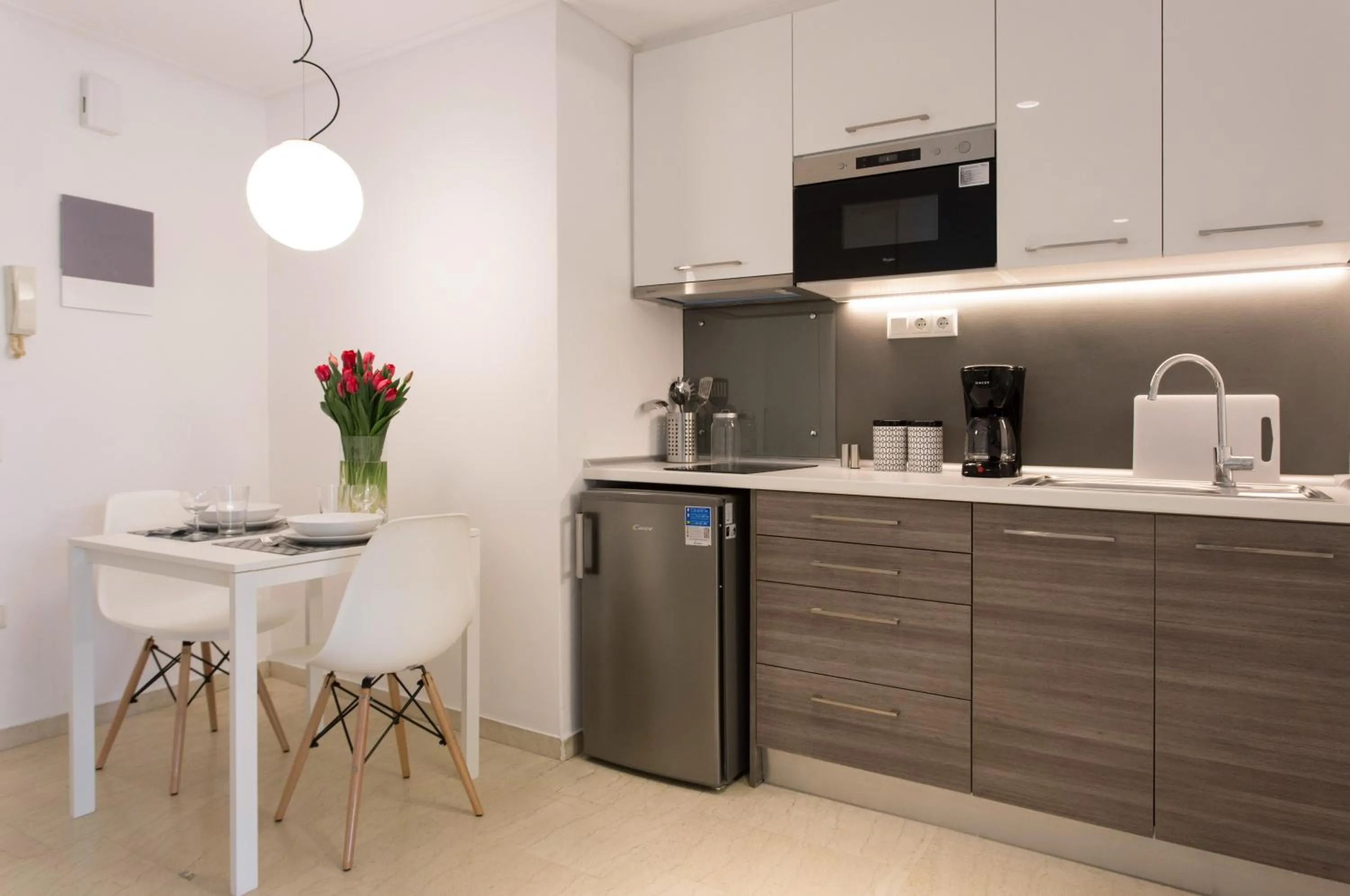 Kitchen or kitchenette in Homz Studios Faliro