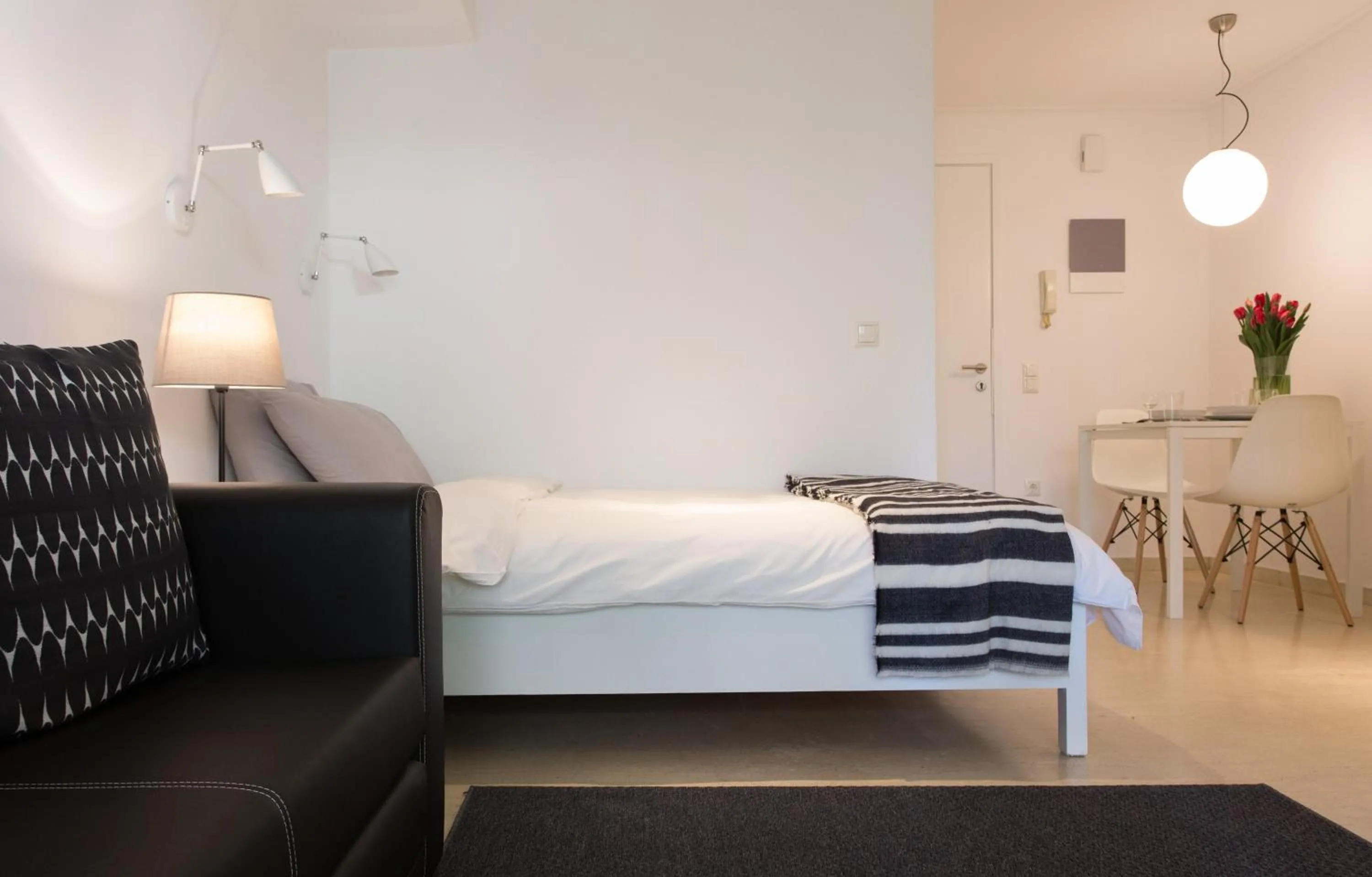 Bed in Homz Studios Faliro
