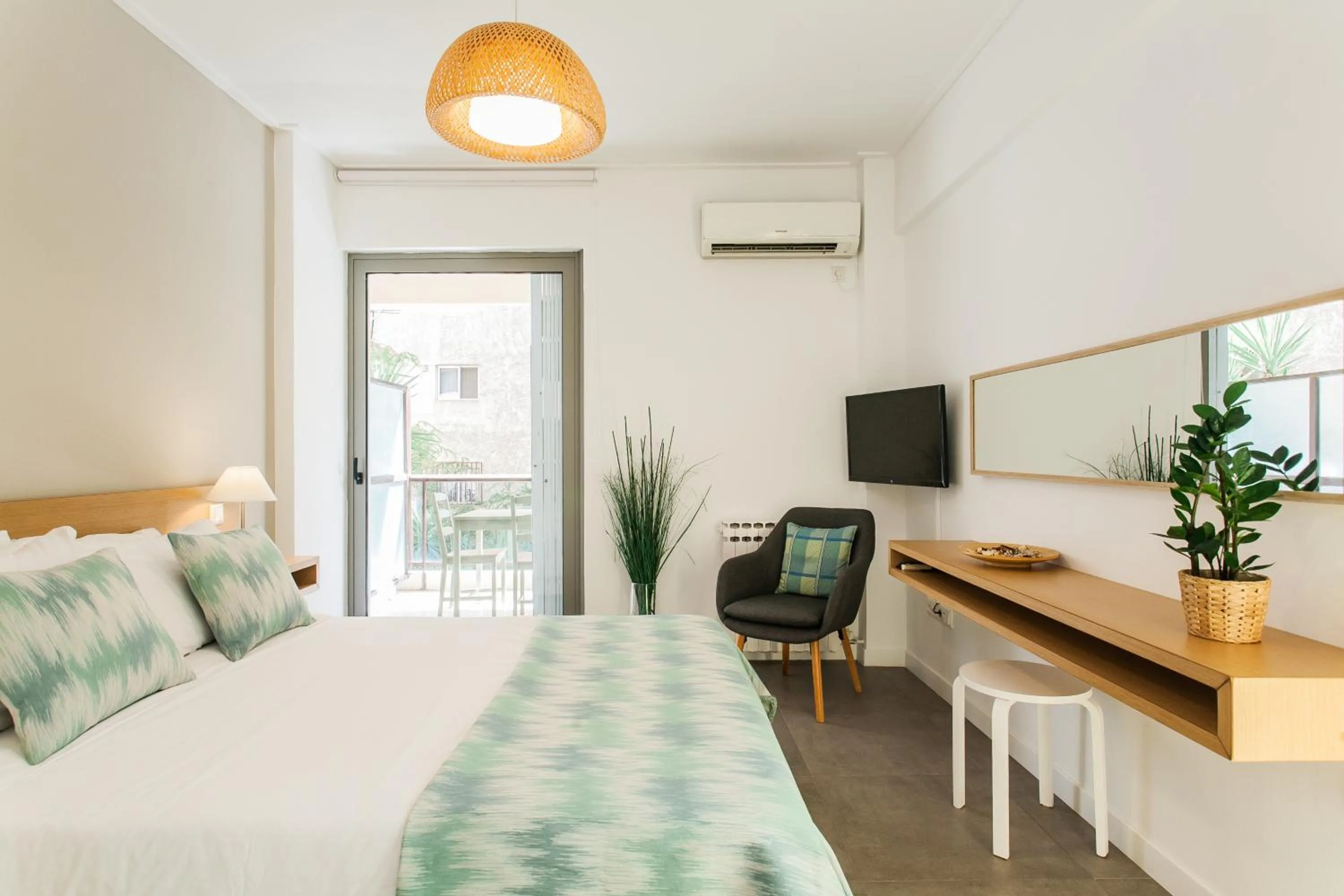 Balcony/Terrace, Bed in Homz Studios Faliro