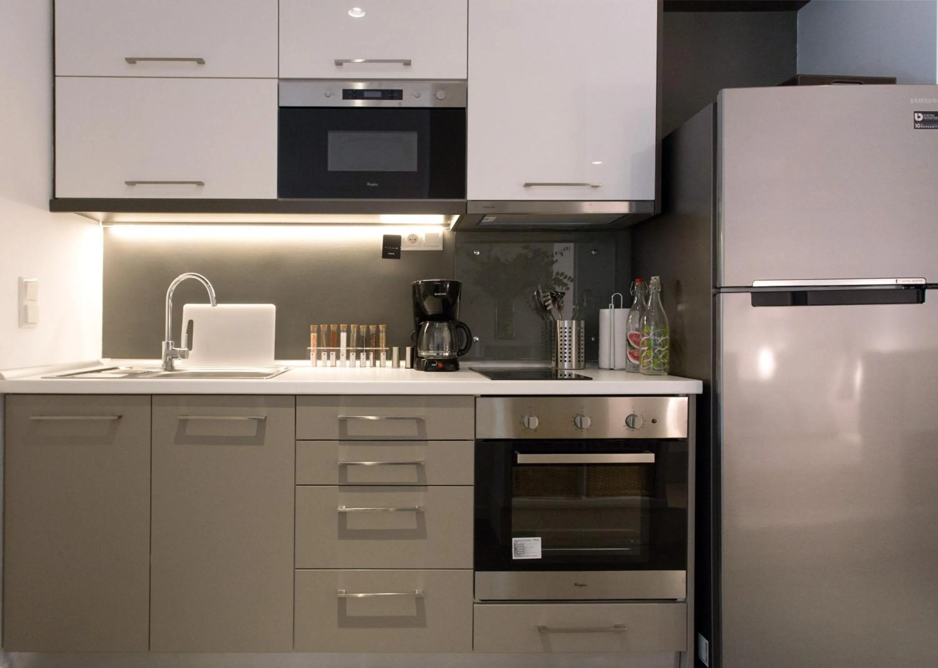 Kitchen or kitchenette in Homz Studios Faliro