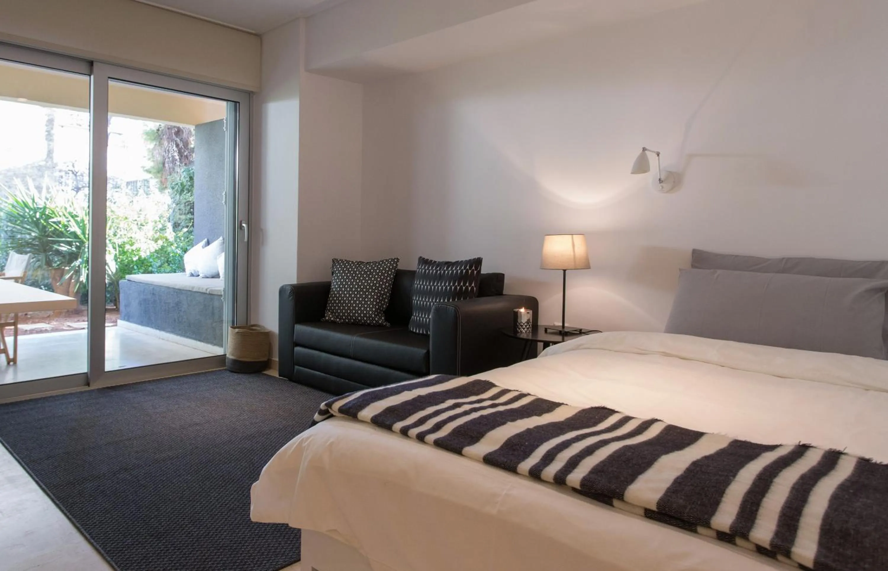 Bed in Homz Studios Faliro