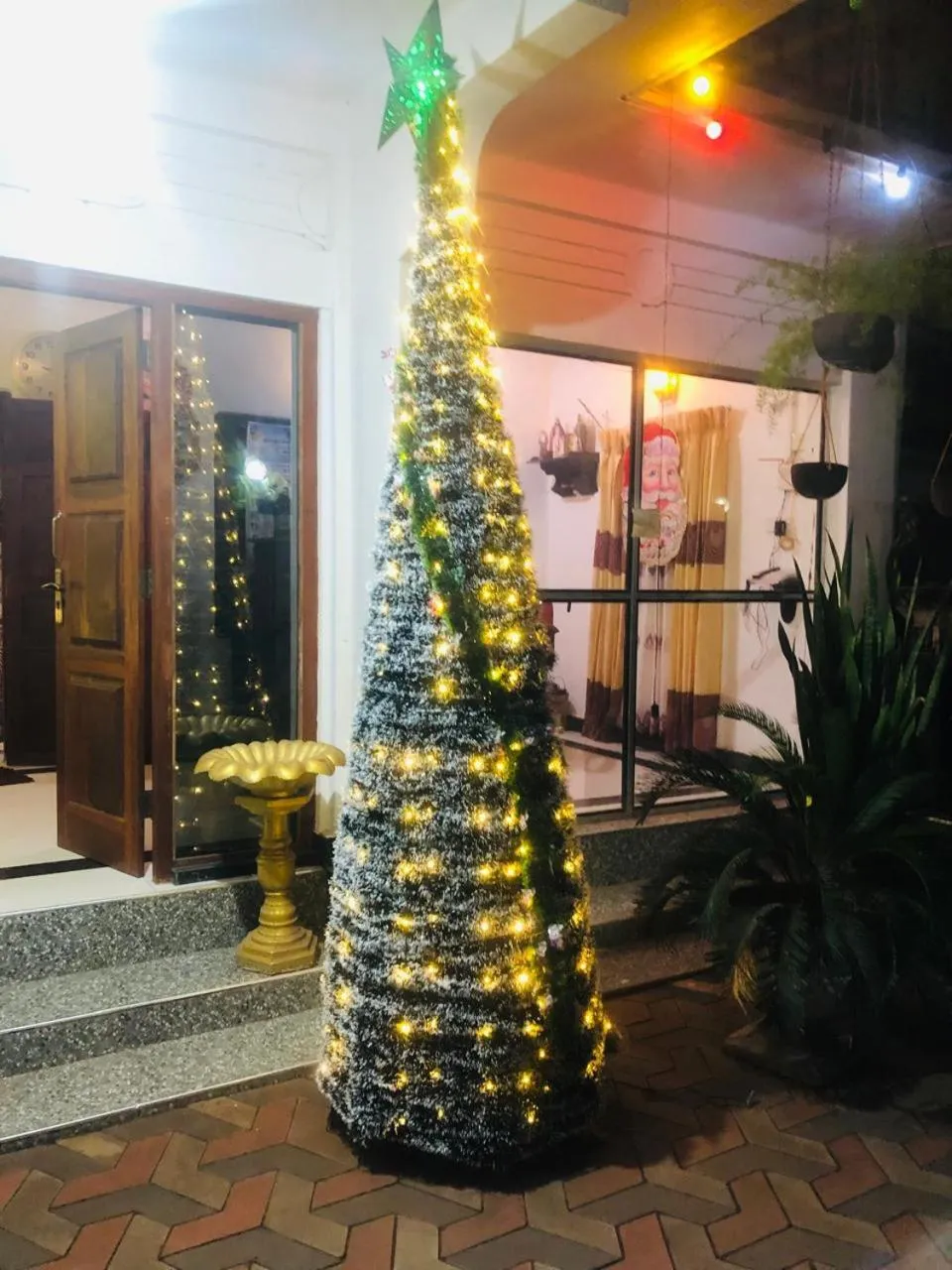 St Anne's Hotel & Restaurant