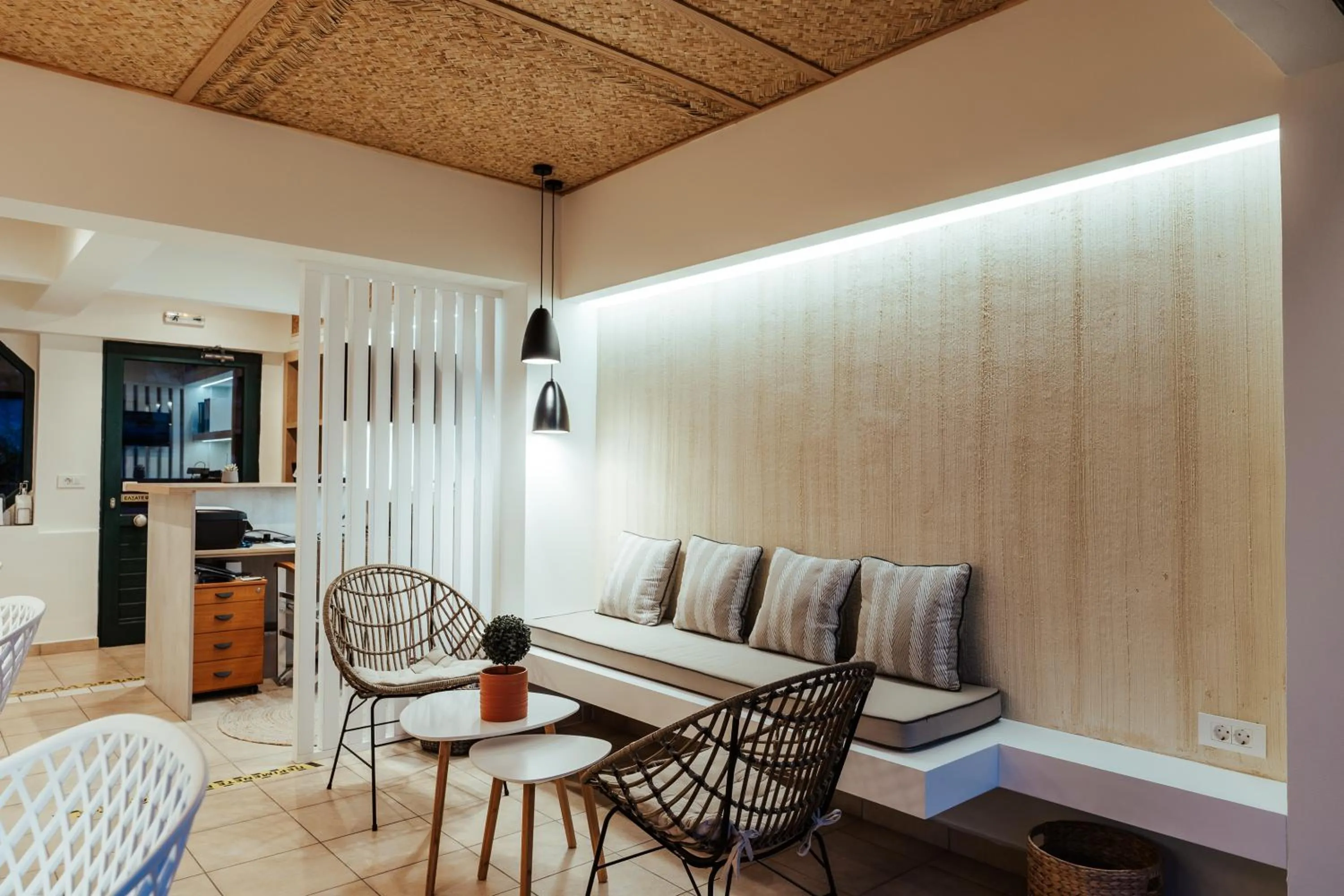 Lounge or bar in Mari Hotel & Maisonettes