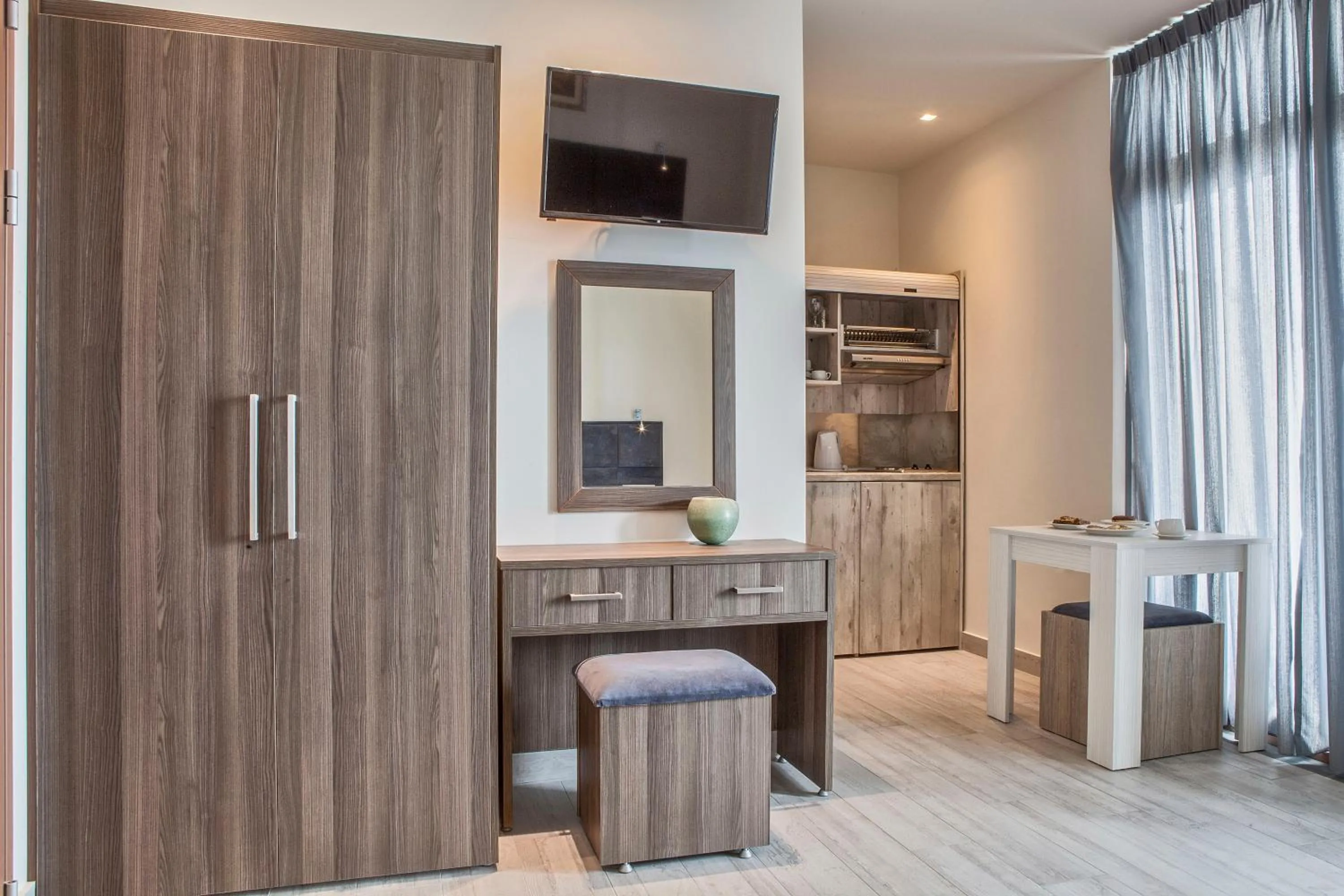 Coffee/tea facilities in Mari Hotel & Maisonettes