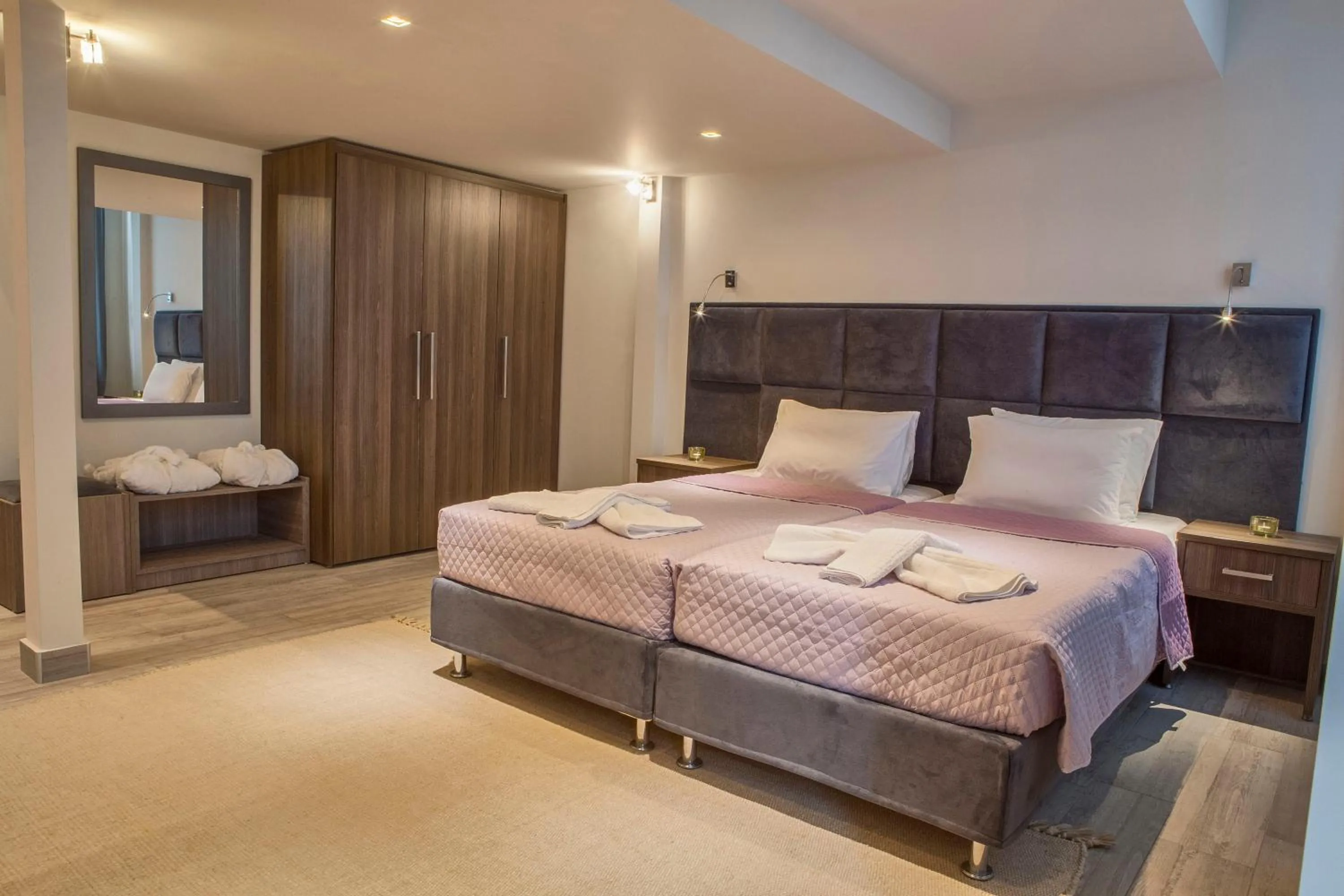 Bedroom, Bed in Mari Hotel & Maisonettes