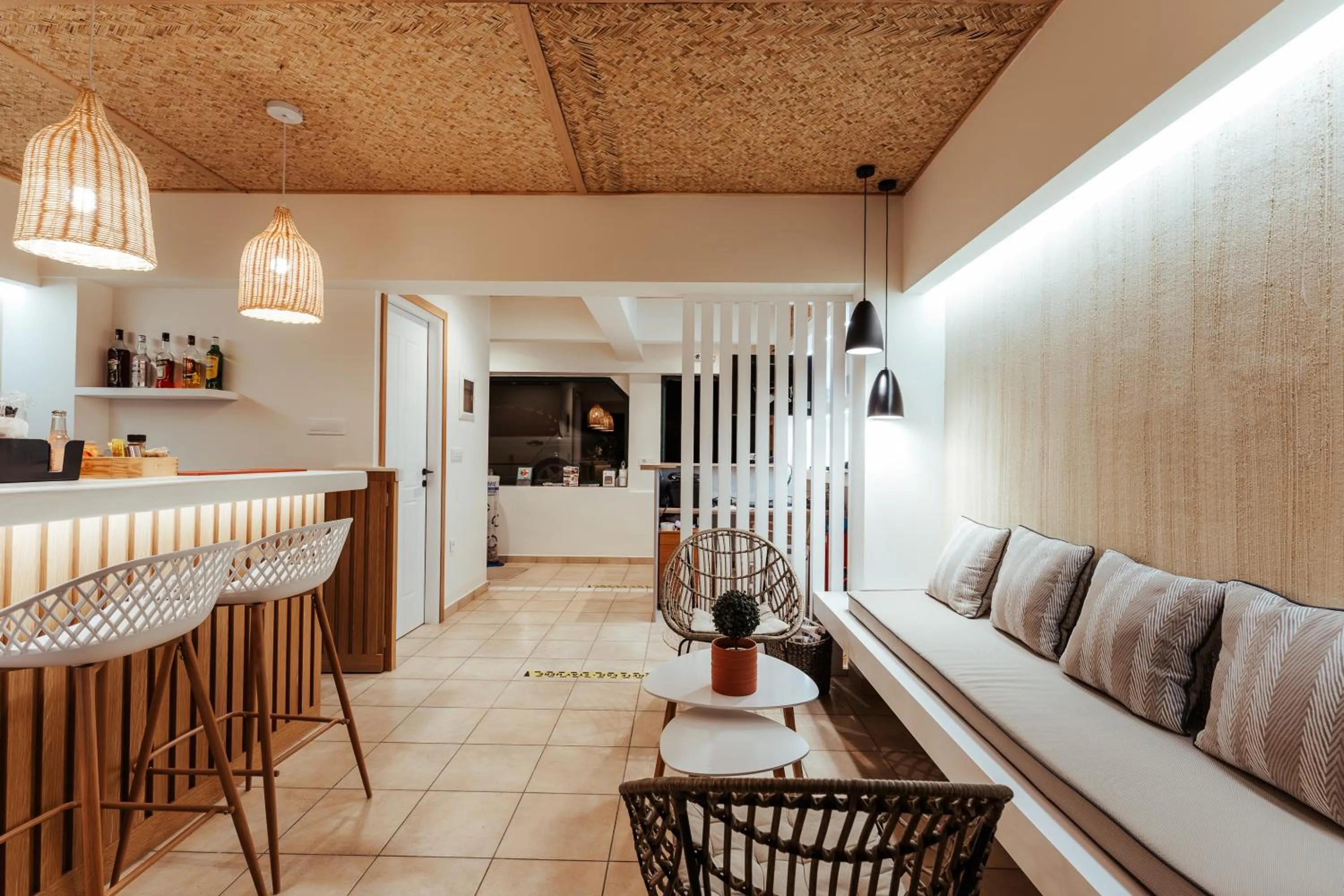Lounge or bar in Mari Hotel & Maisonettes