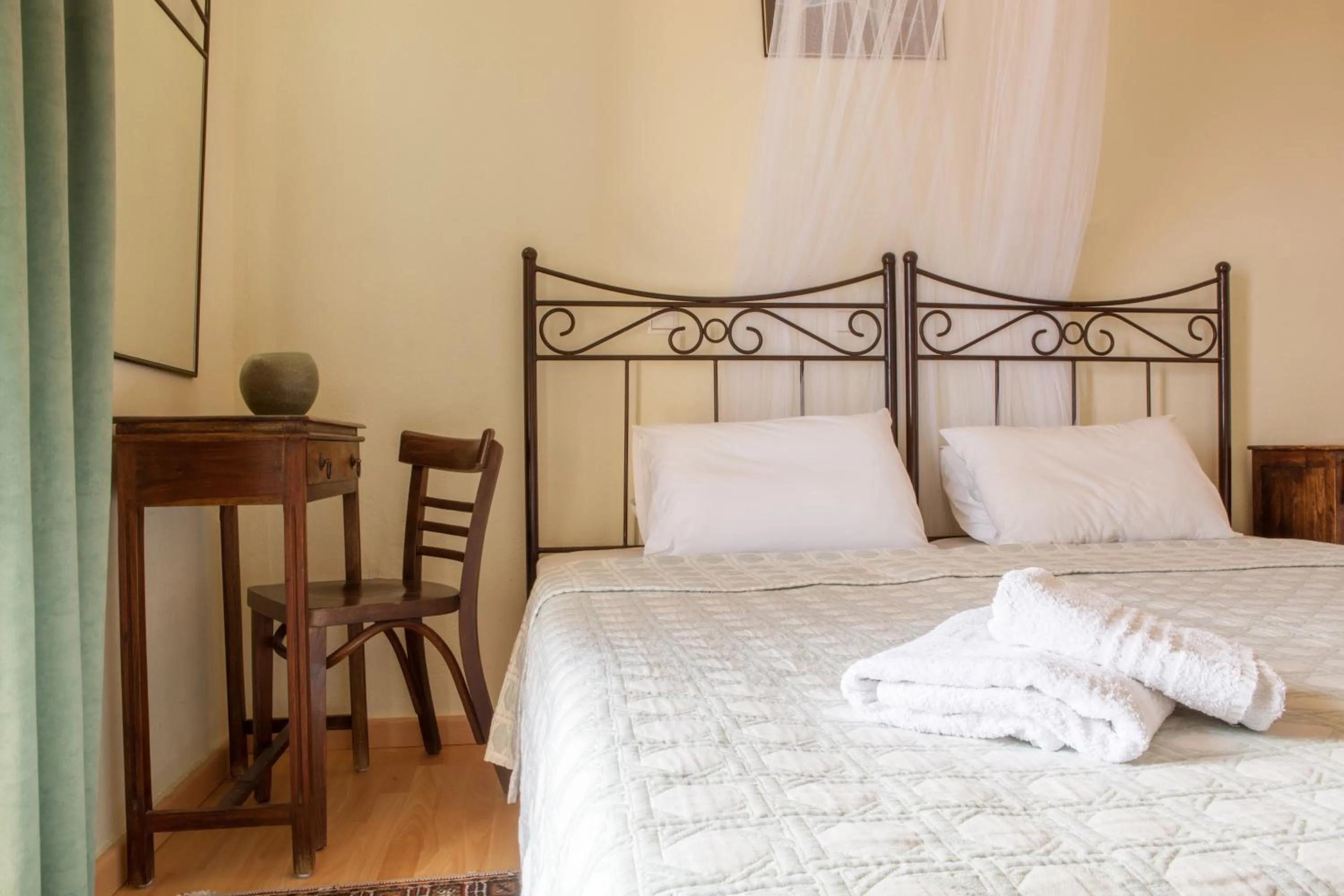 Bedroom, Bed in Mari Hotel & Maisonettes