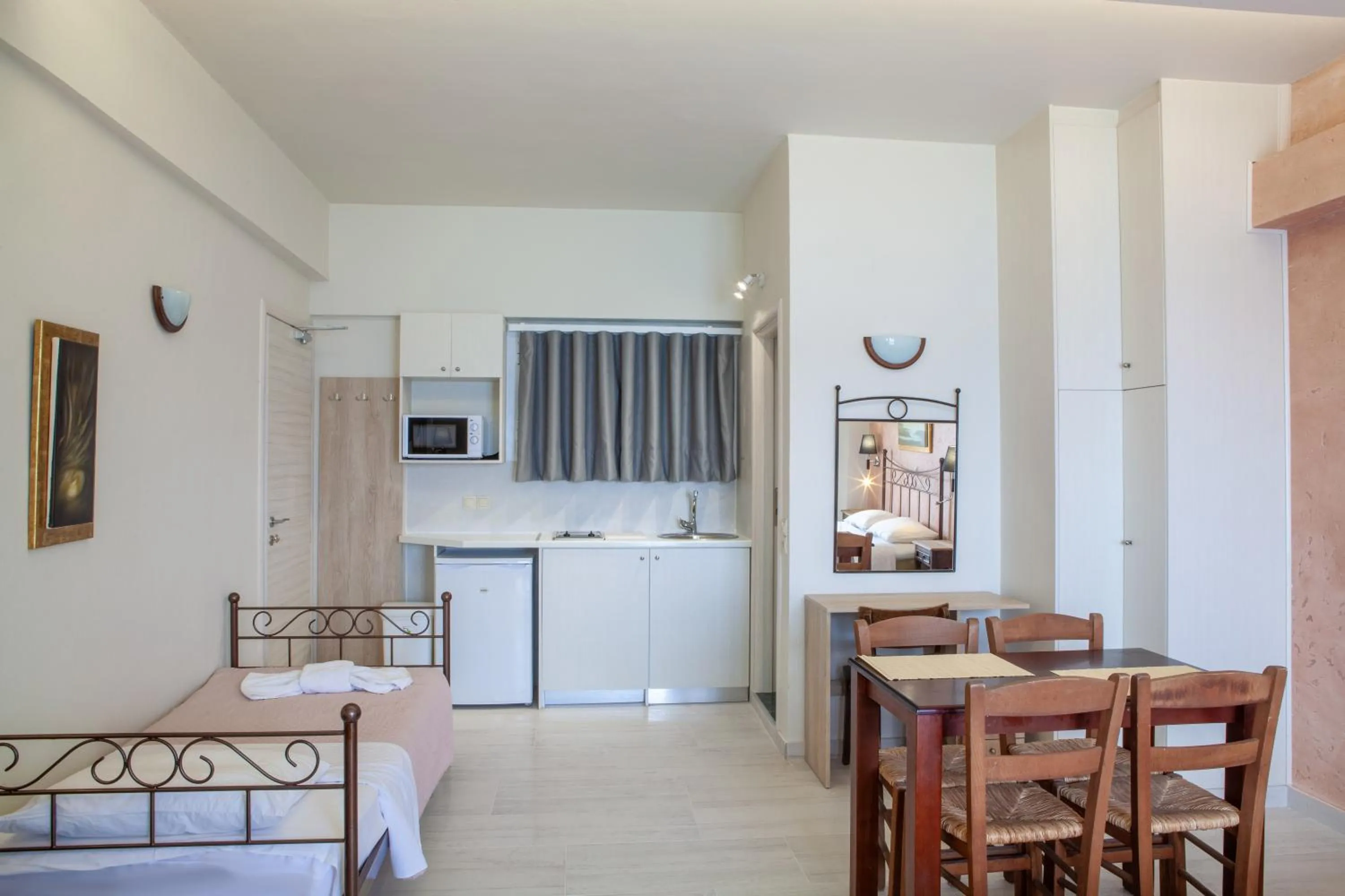 Kitchen or kitchenette in Mari Hotel & Maisonettes