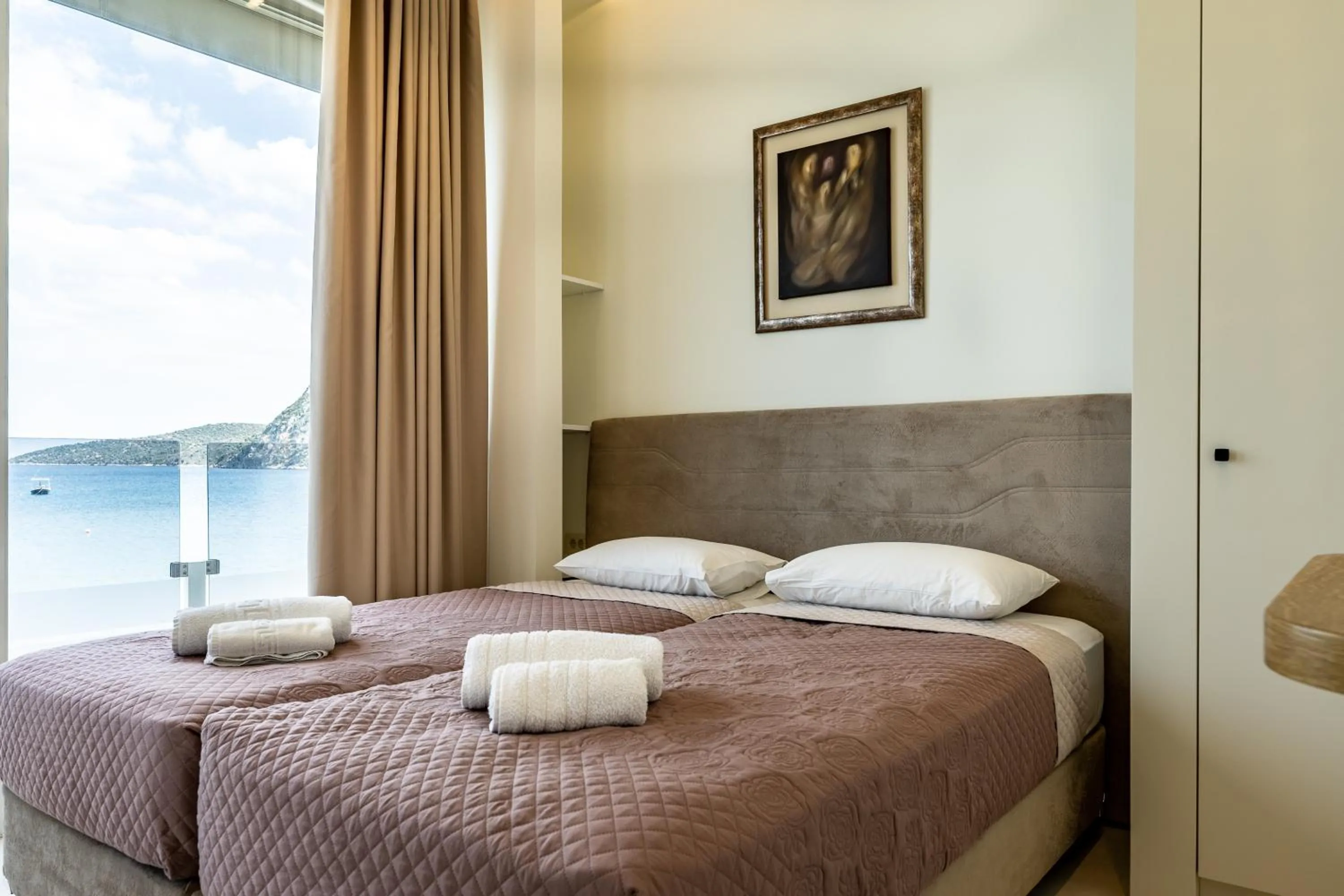 Bedroom, Bed in Mari Hotel & Maisonettes