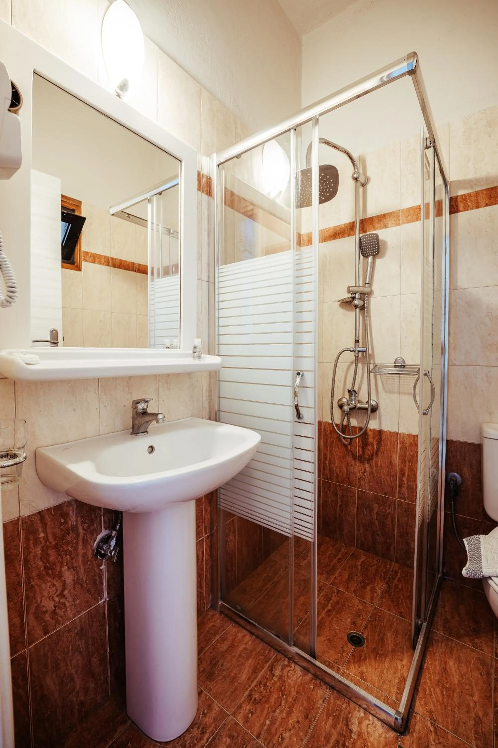 Shower in Mari Hotel & Maisonettes