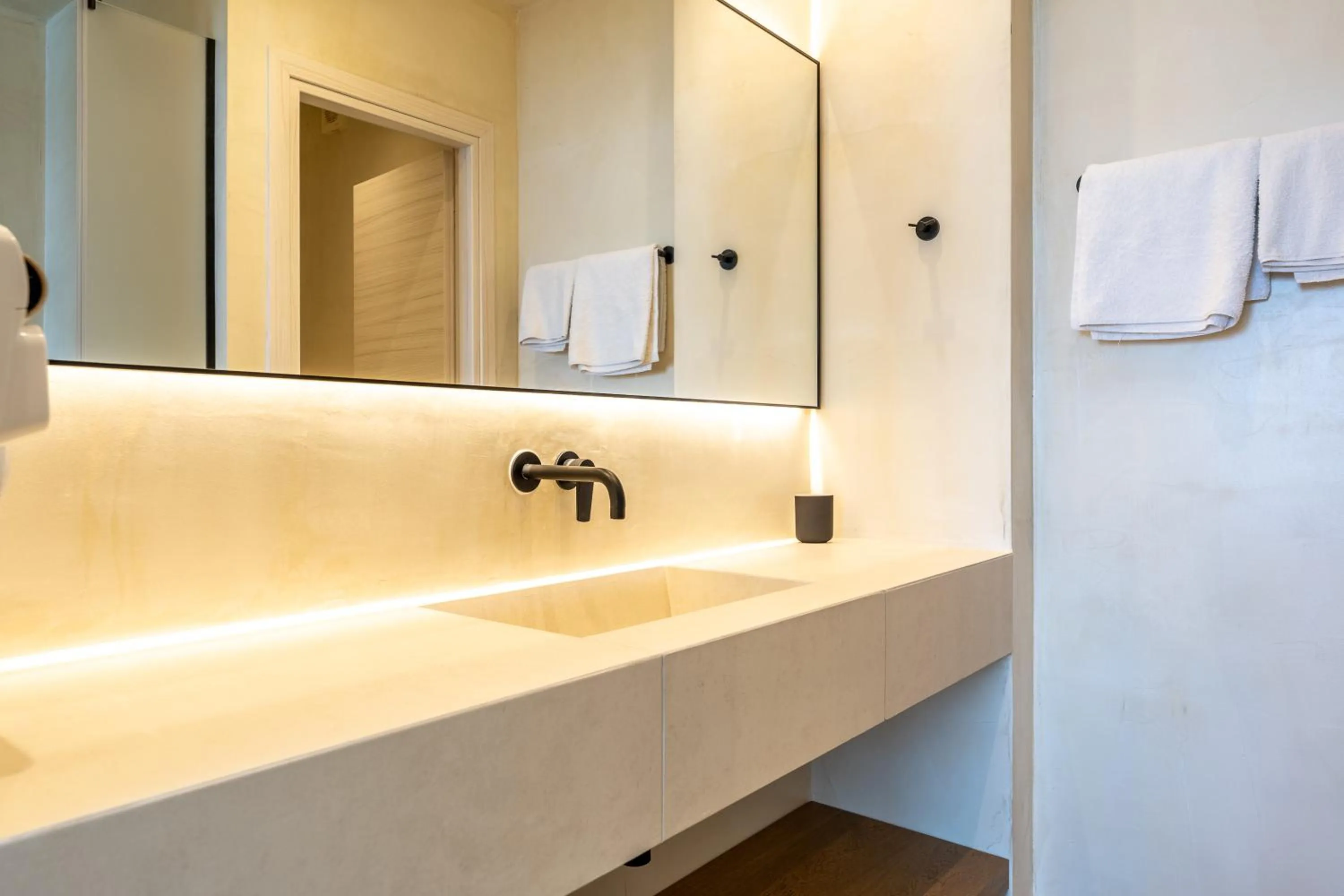 Bathroom in Mari Hotel & Maisonettes