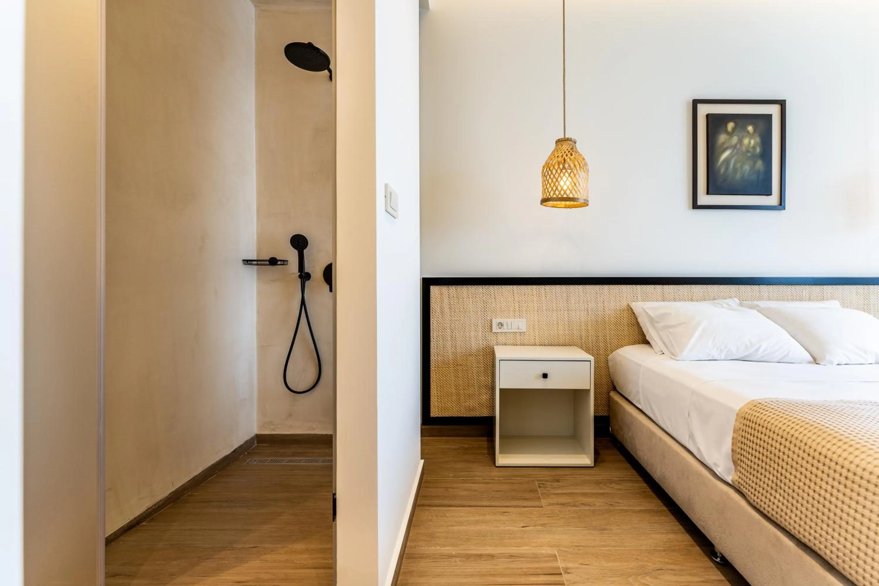 Bathroom, Bed in Mari Hotel & Maisonettes