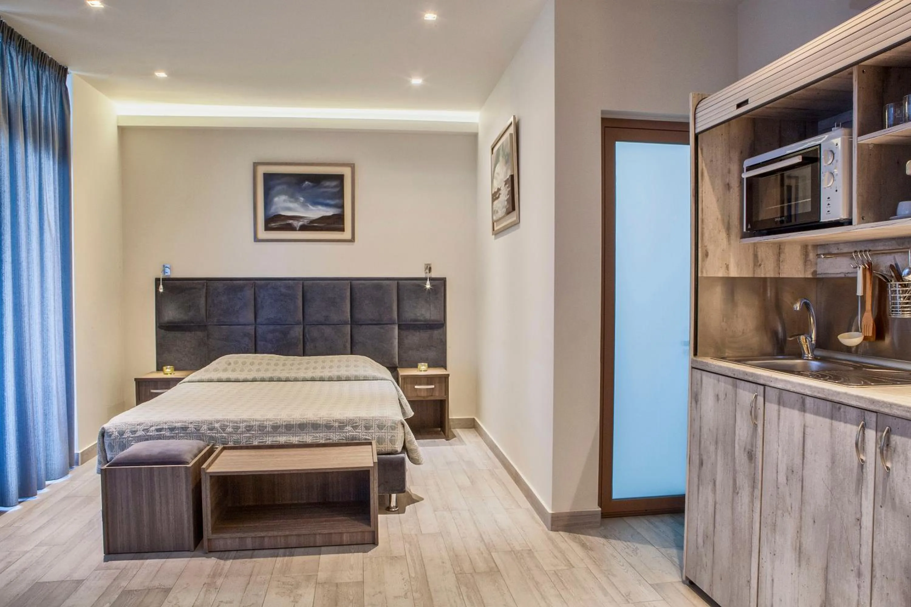 Coffee/tea facilities, Bed in Mari Hotel & Maisonettes