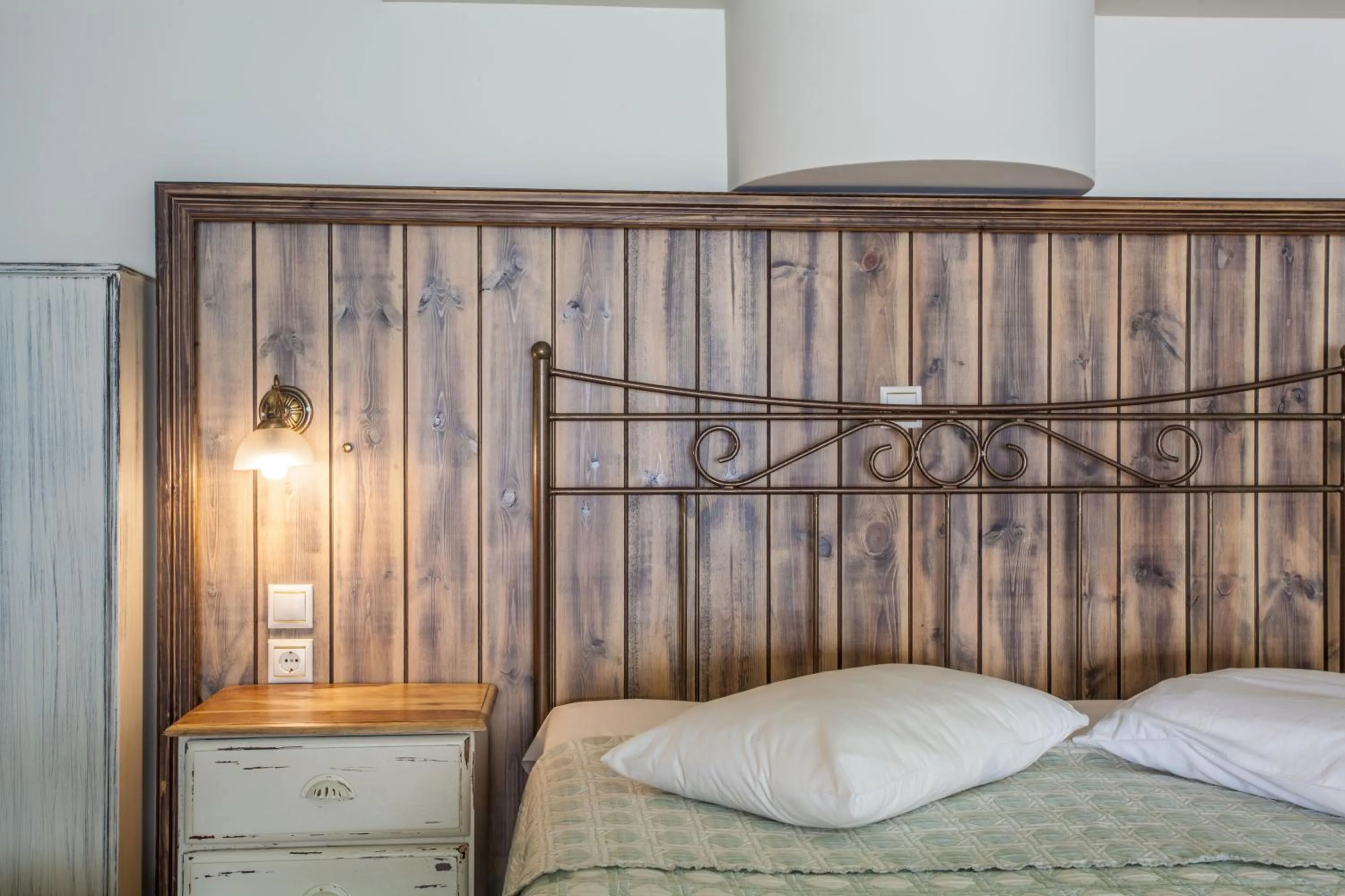 Bedroom, Bed in Mari Hotel & Maisonettes