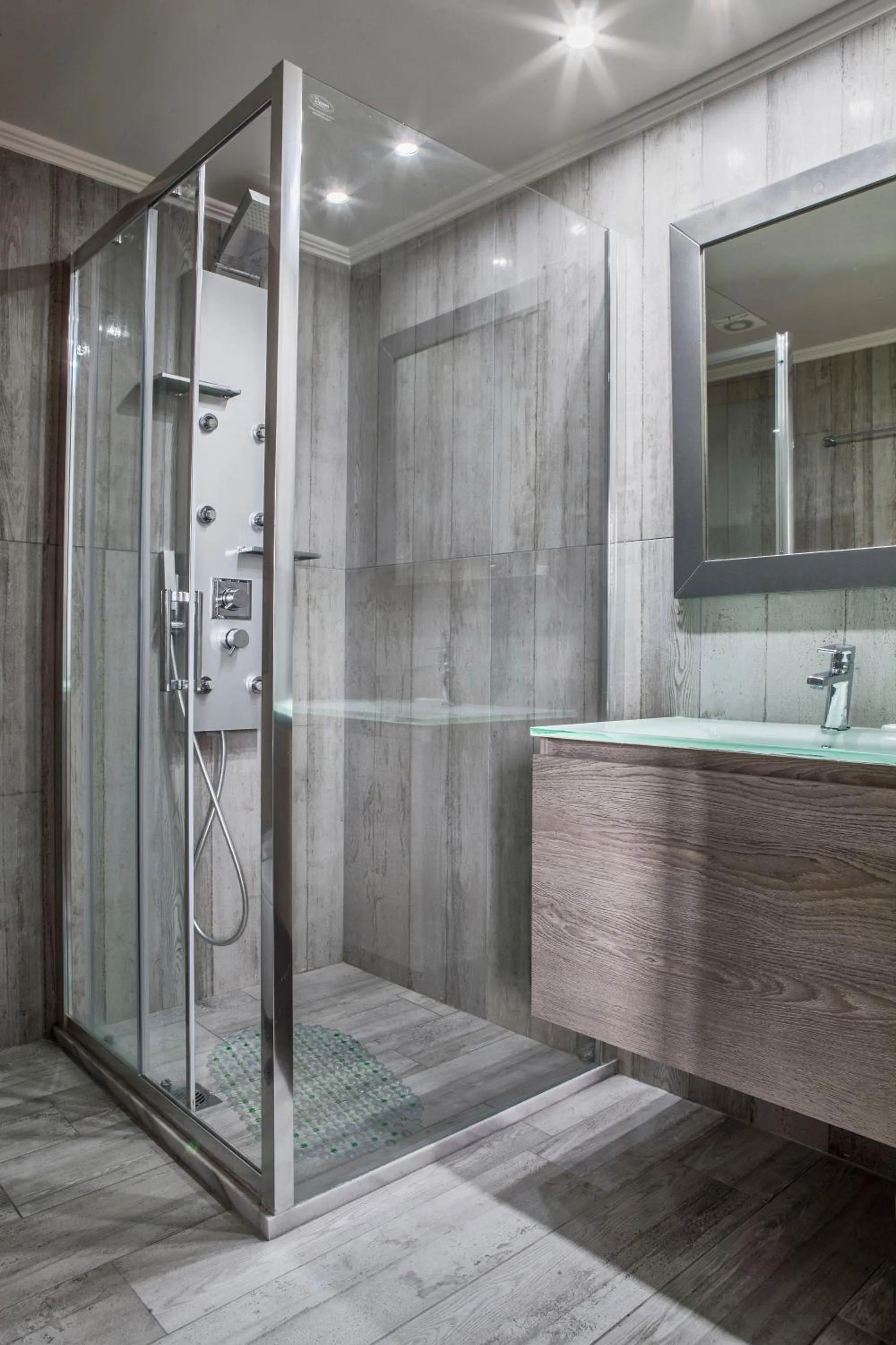 Bathroom in Mari Hotel & Maisonettes