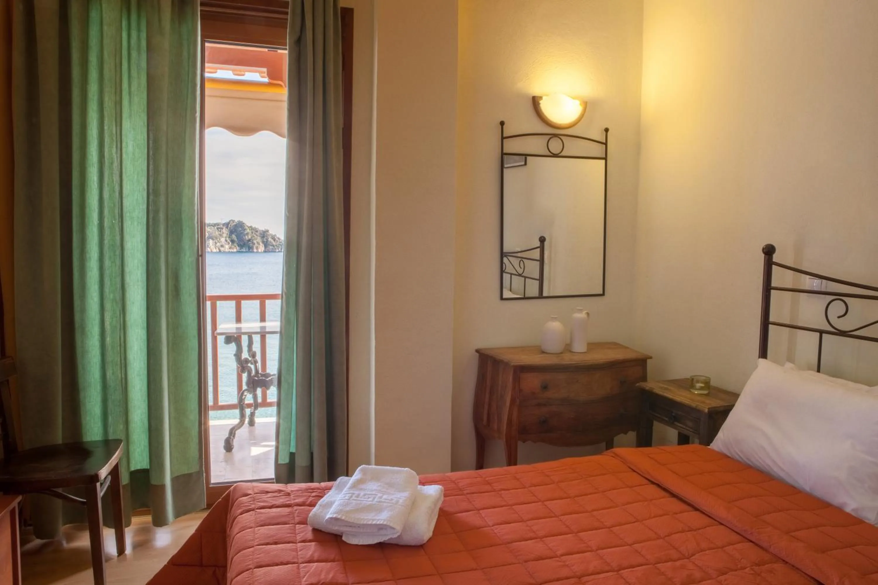 Bedroom, Bed in Mari Hotel & Maisonettes