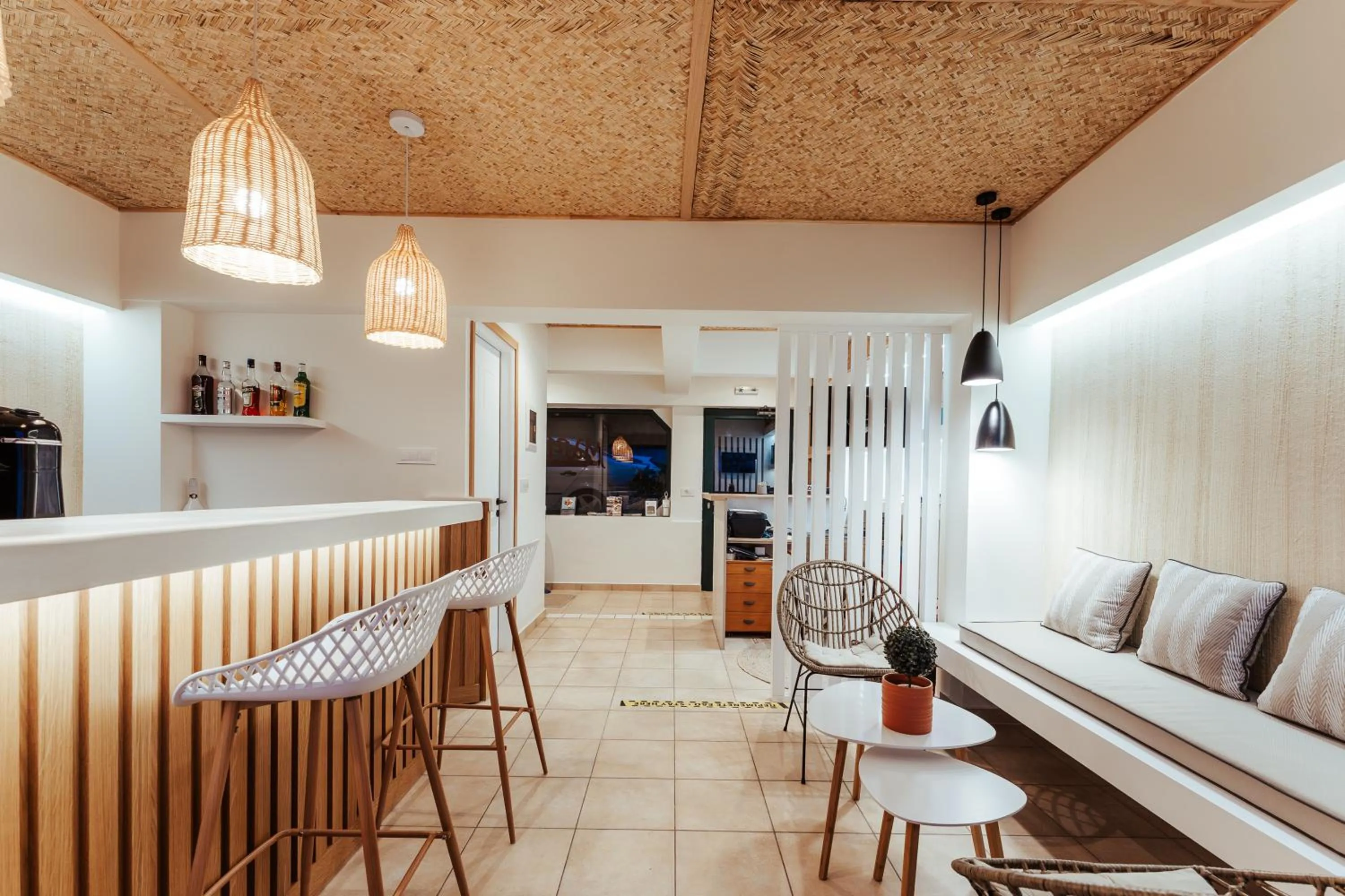 Lounge or bar in Mari Hotel & Maisonettes