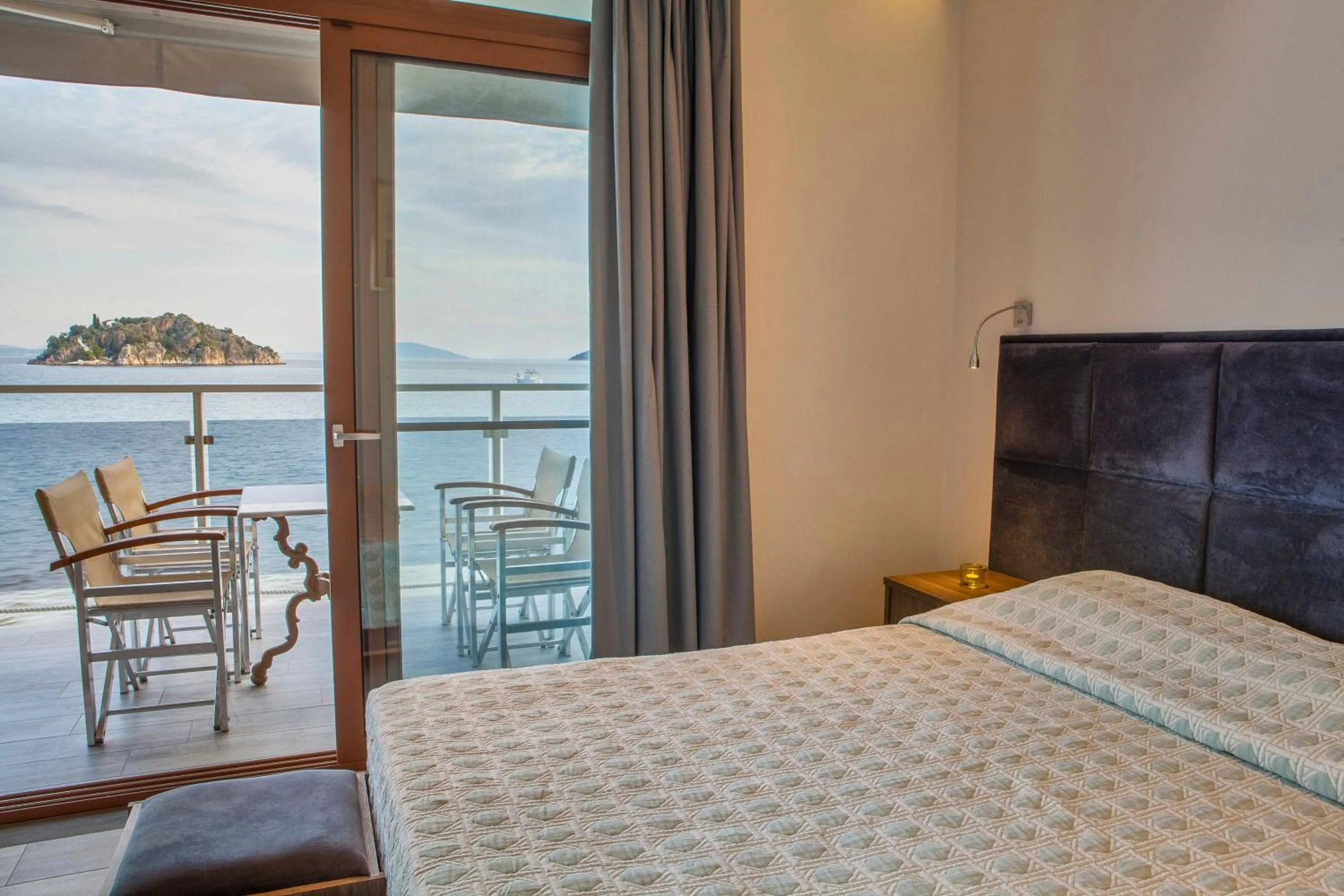 Bedroom, Bed in Mari Hotel & Maisonettes