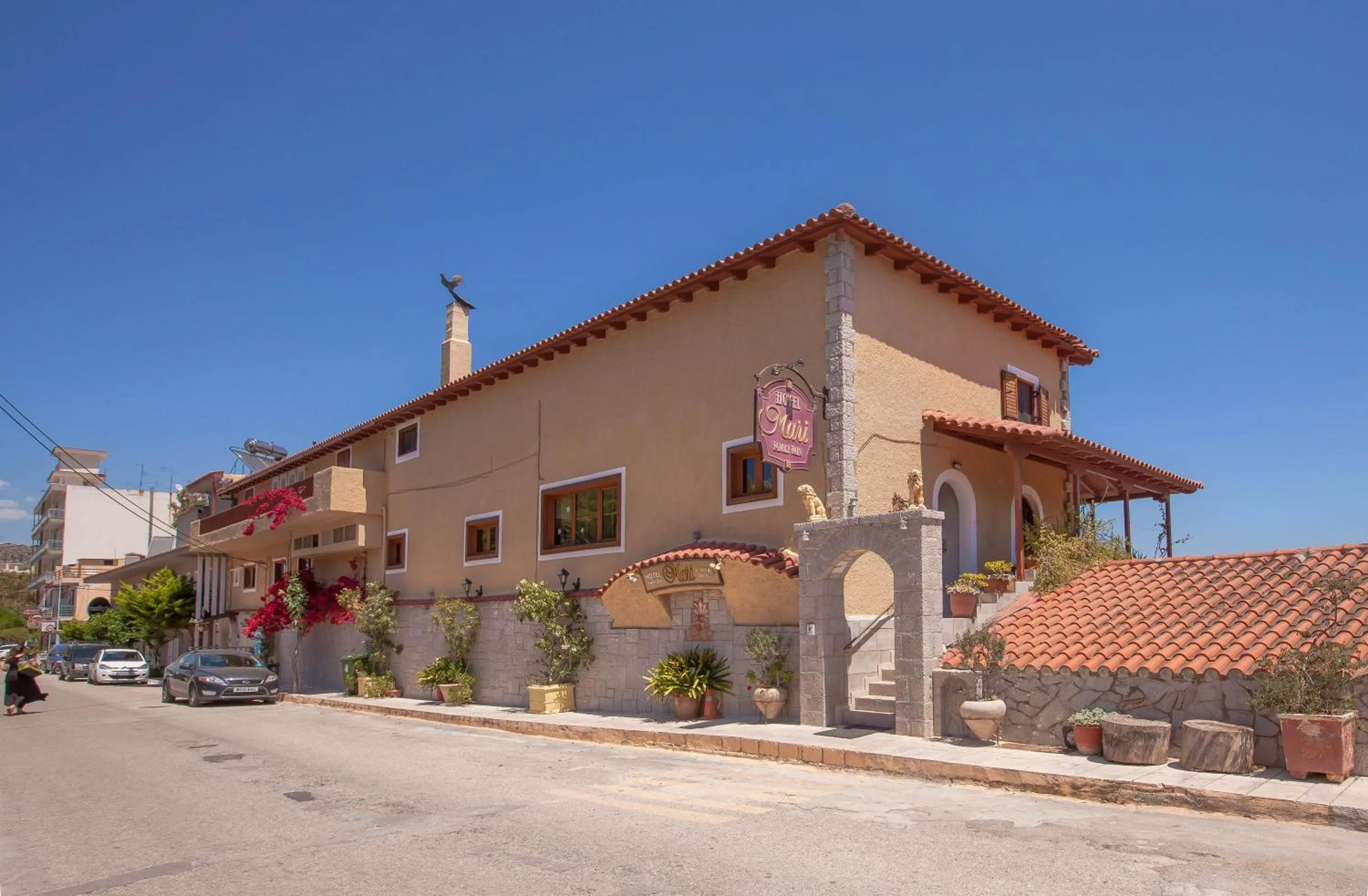 Facade/entrance in Mari Hotel & Maisonettes