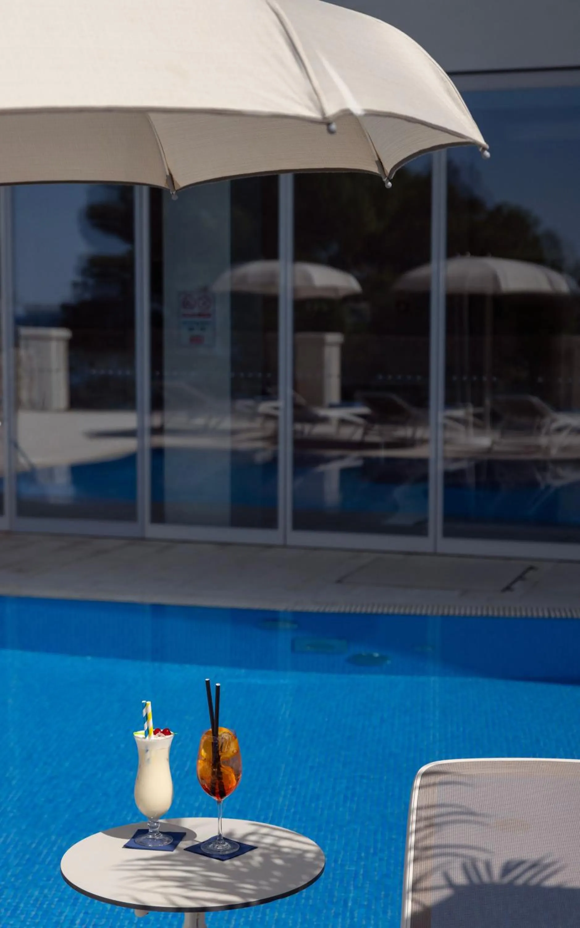 Swimming pool in Hotel More